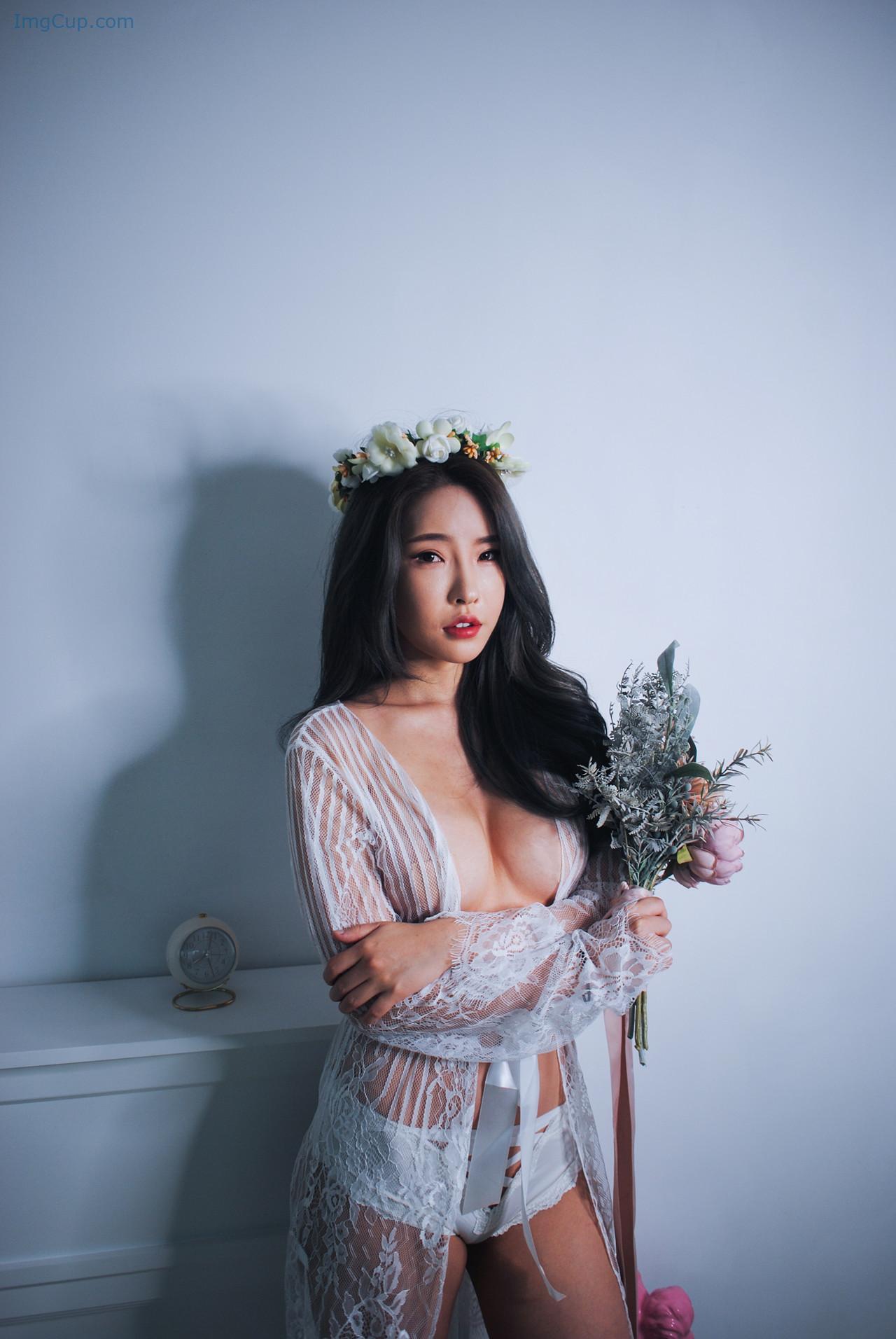 HANNAWHITE_5.jpg HANNAWHITE 5