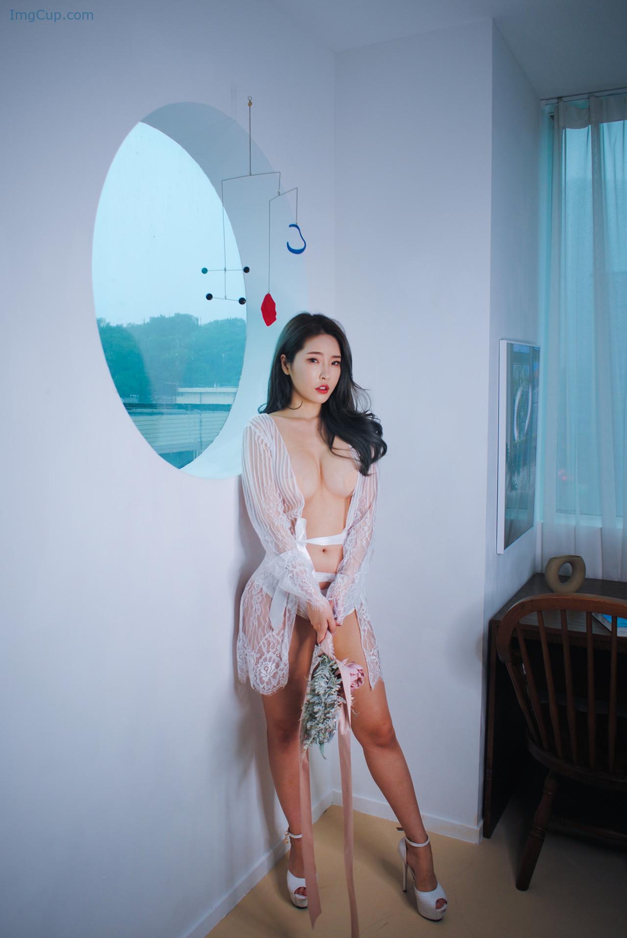 HANNAWHITE_8.jpg HANNAWHITE 8