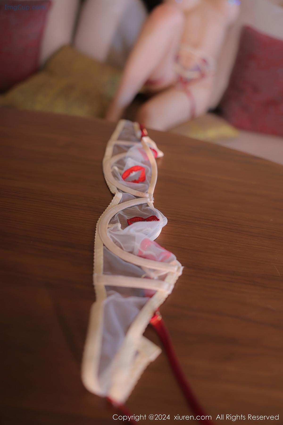 REN03V037_48.jpg REN03V037 48