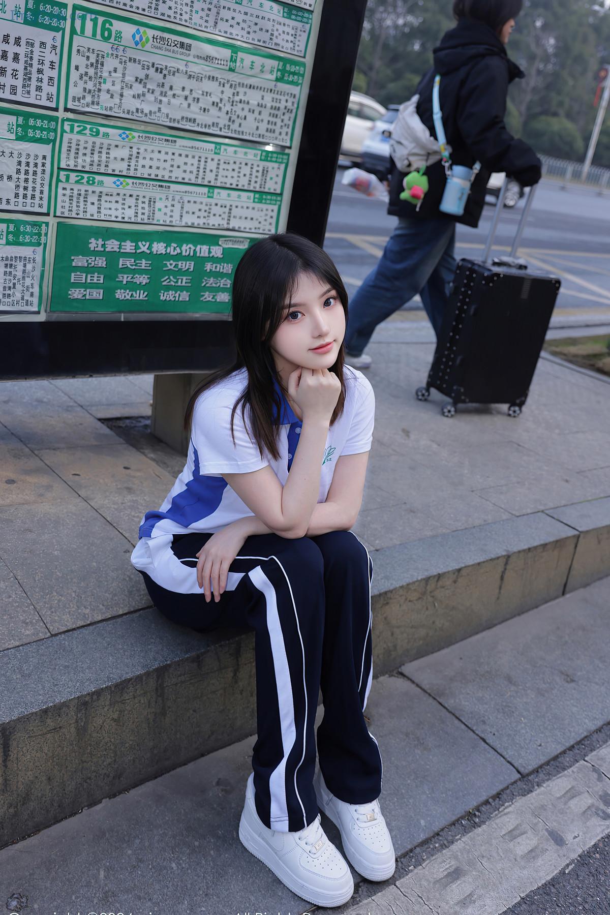 REN03V066_4.jpg REN03V066 4