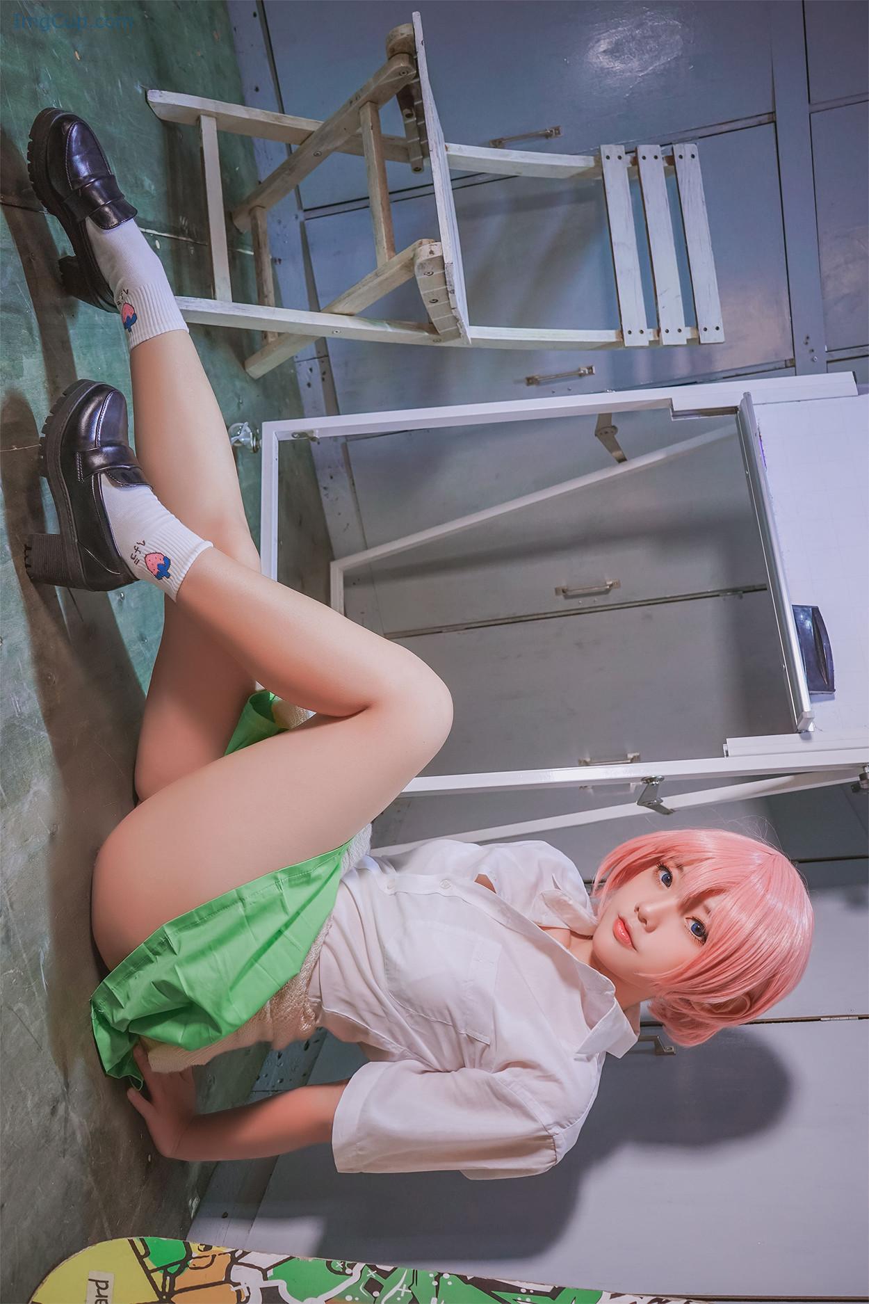 COS04A004_19.jpg COS04A004 19