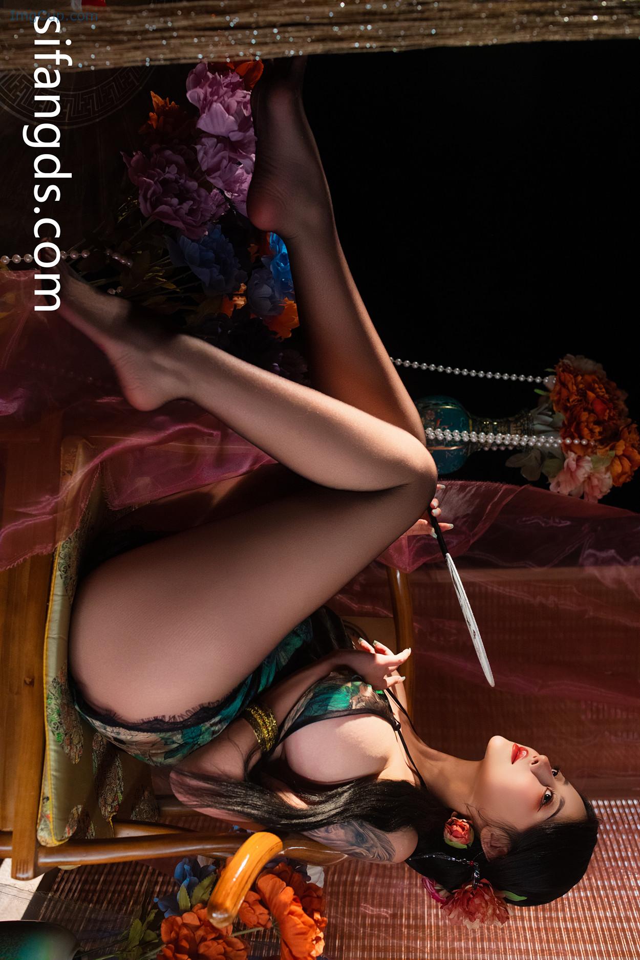 COS04A005_10.jpg COS04A005 10