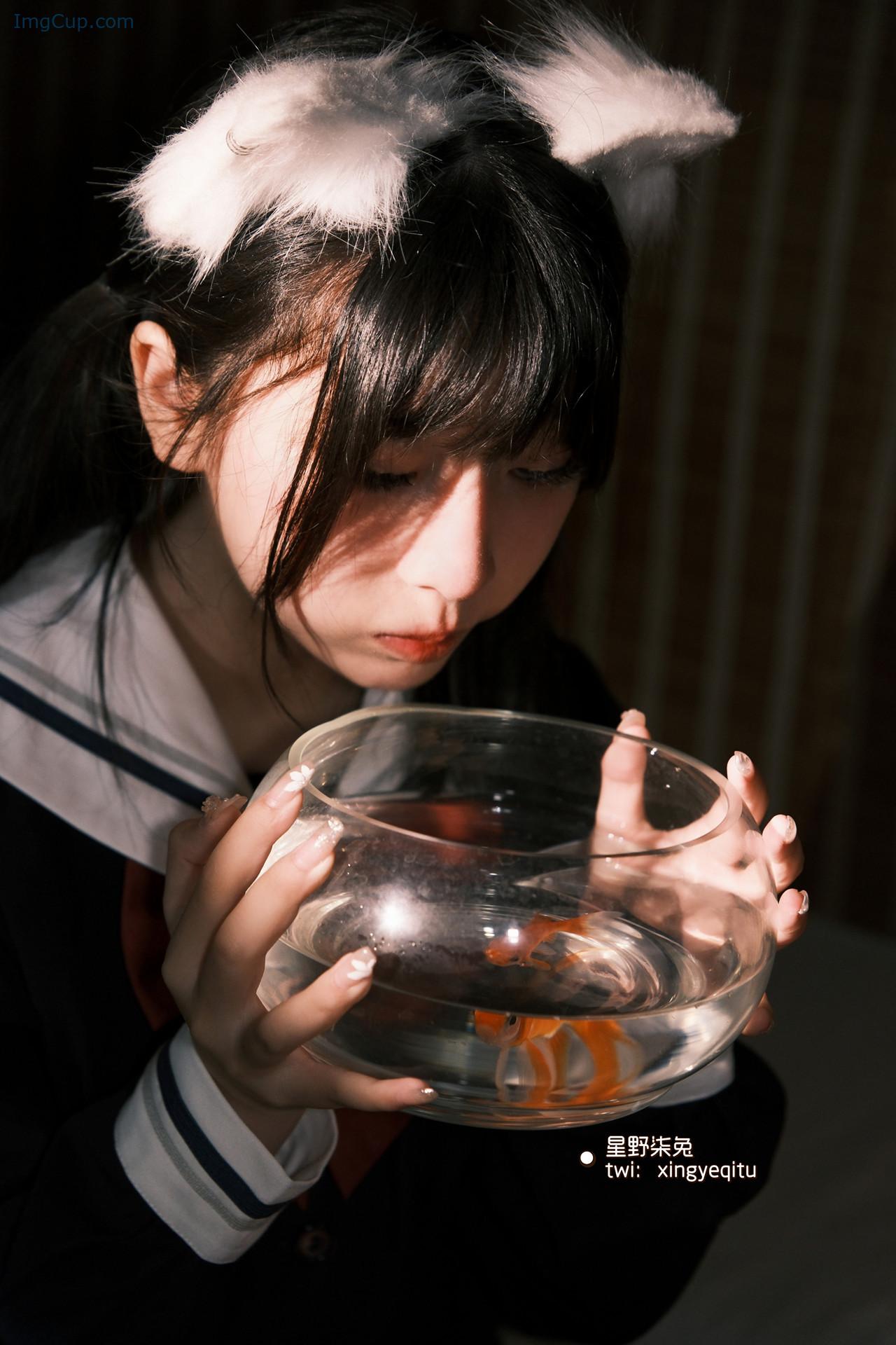 FISHGIRLZ_14.jpg FISHGIRLZ 14