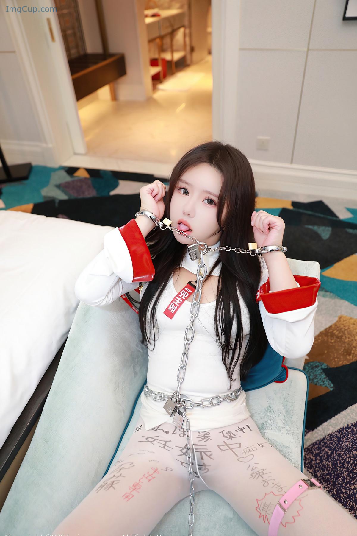 REN04V024_4.jpg REN04V024 4