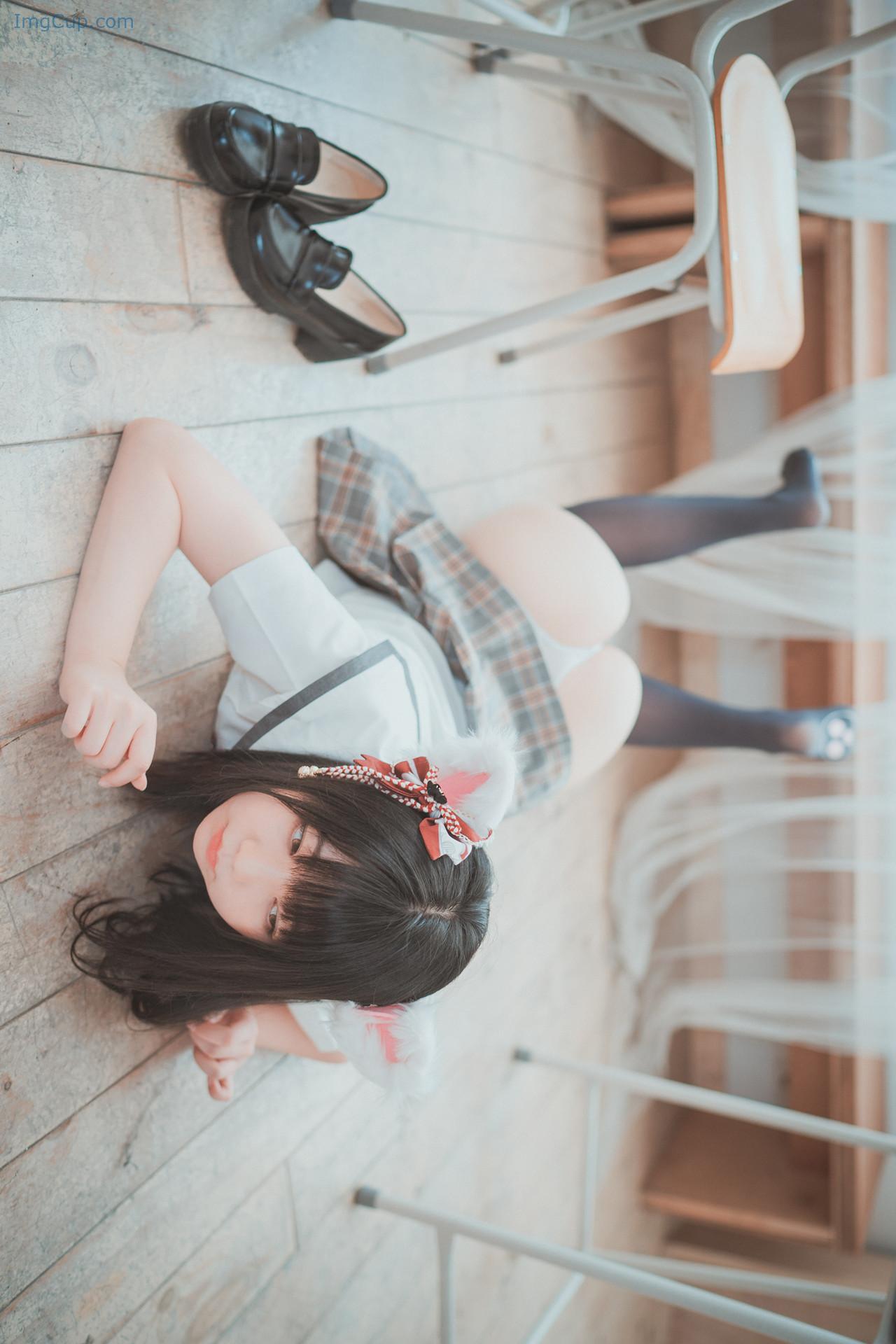 PIANCATGR_16.jpg PIANCATGR 16