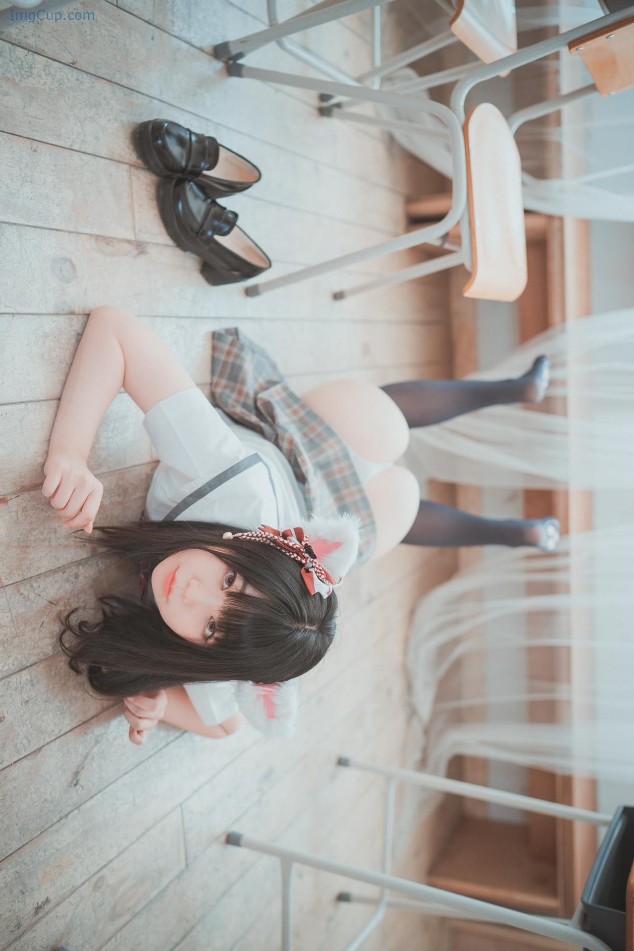 PIANCATGR_18.jpg PIANCATGR 18