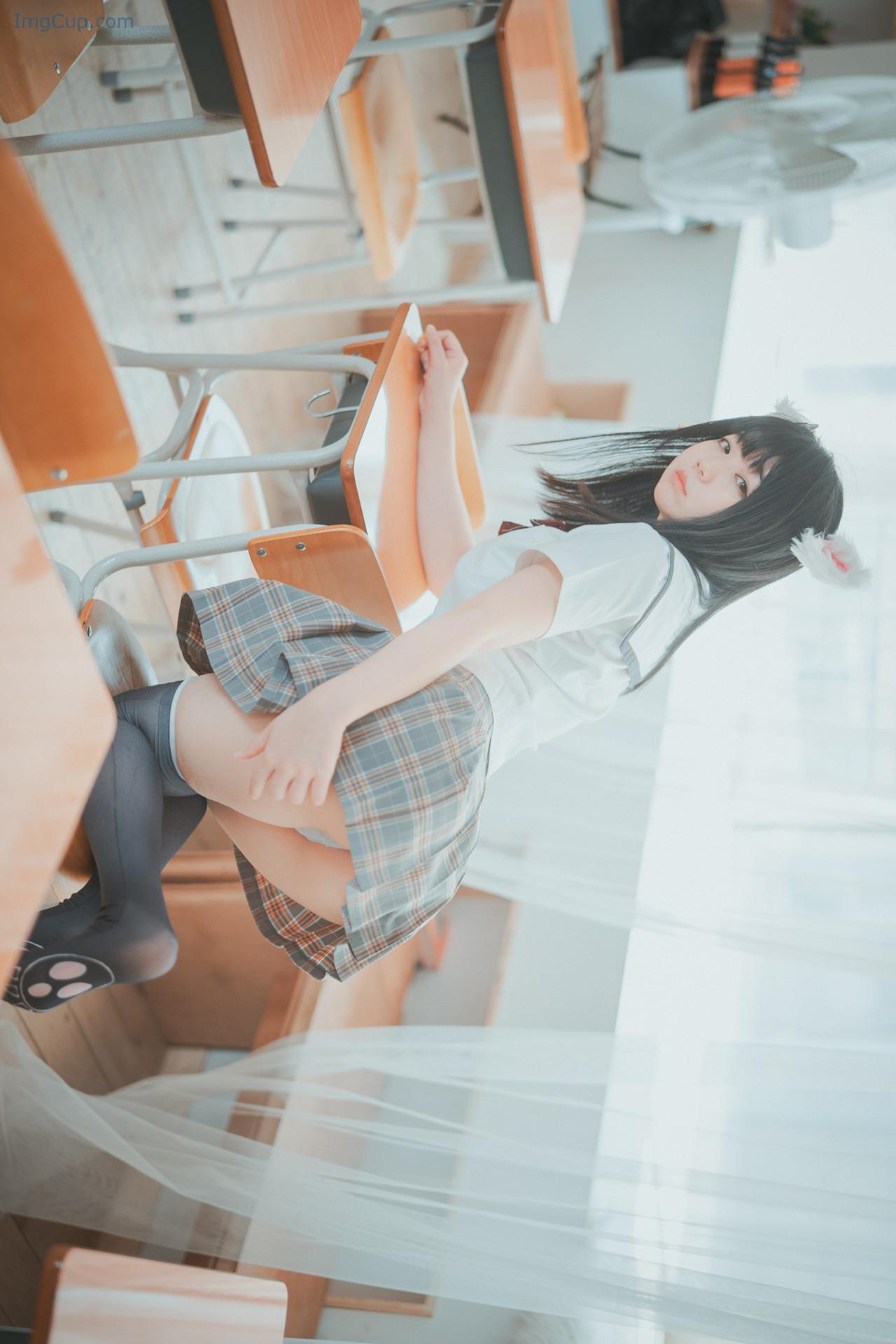 PIANCATGR_9.jpg PIANCATGR 9