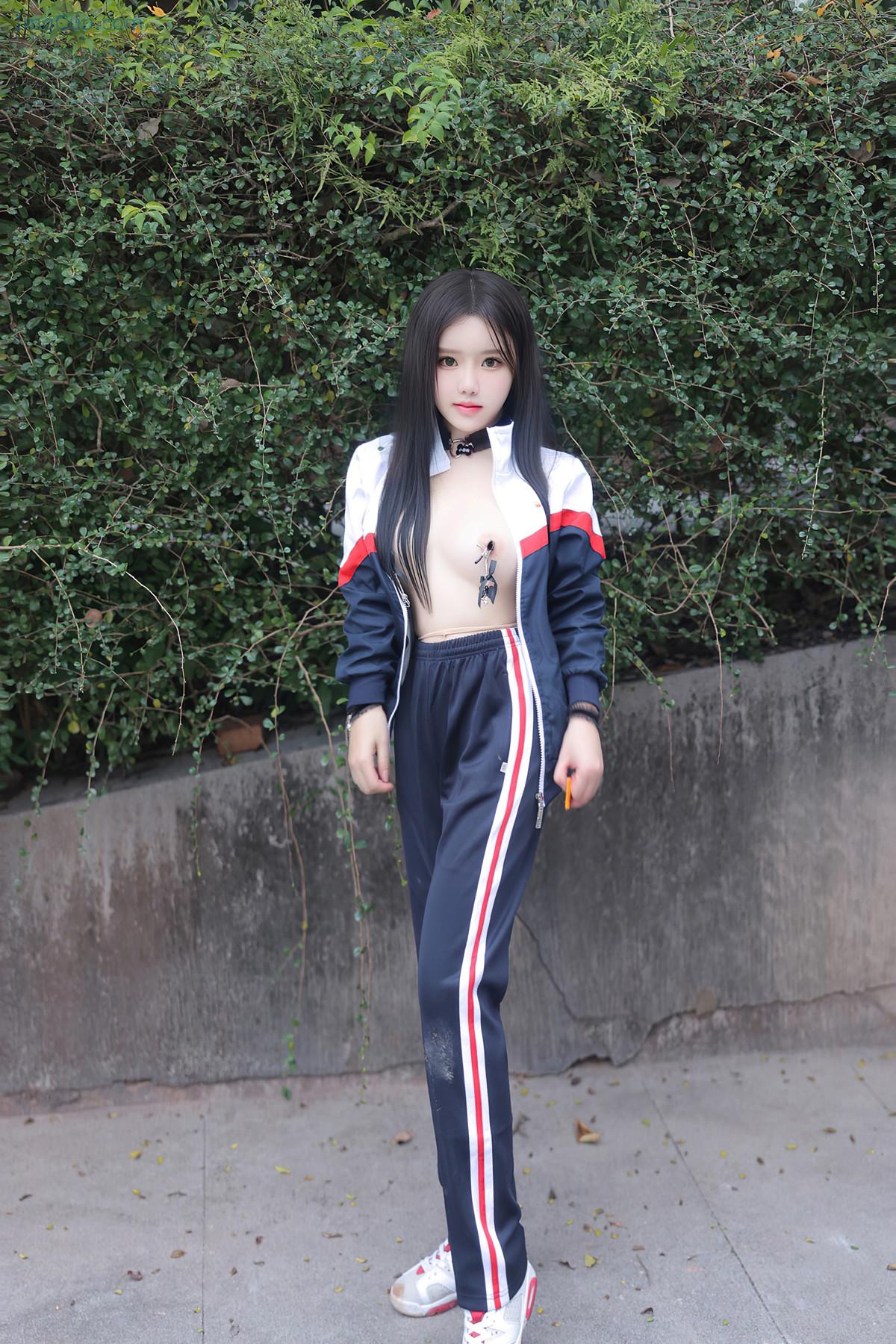 REN05B038_58.jpg REN05B038 58