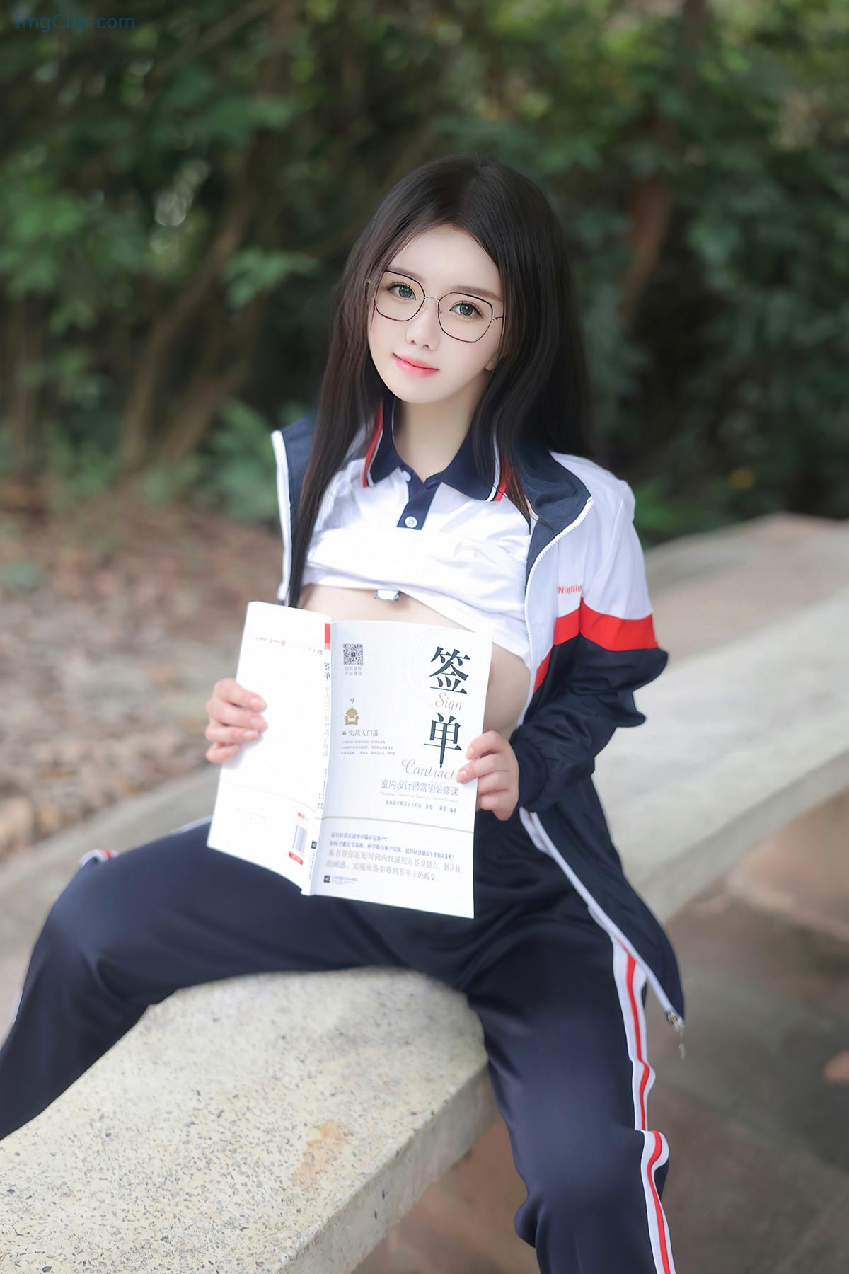 REN05B038_74.jpg REN05B038 74