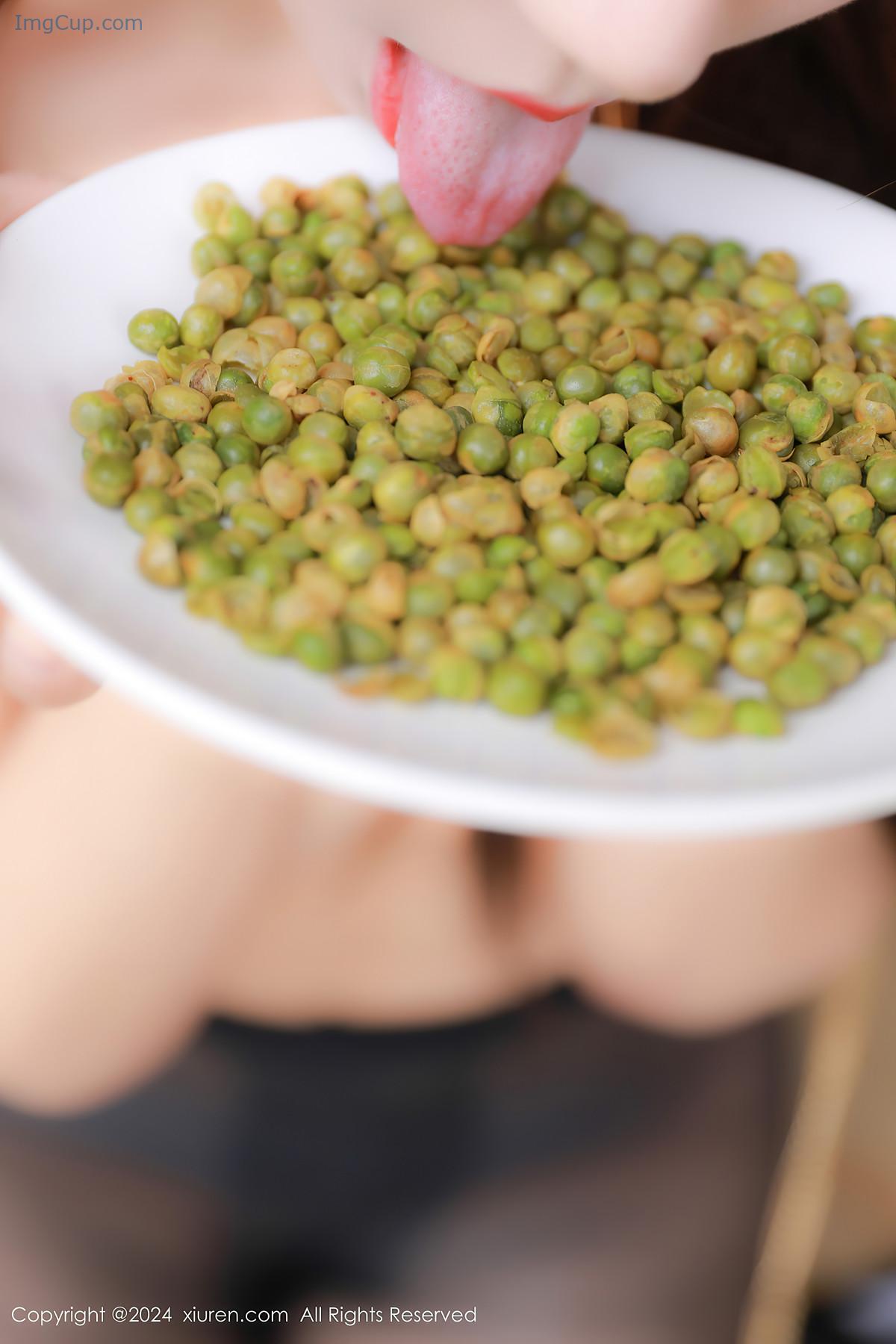 REN05B082_76.jpg REN05B082 76