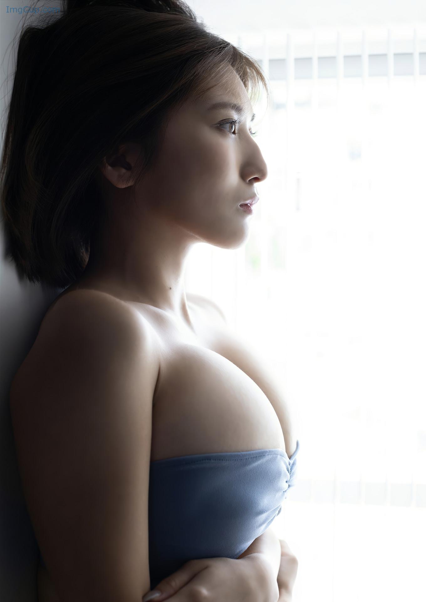 YUMIHOLYB2_7.jpeg YUMIHOLYB2 7