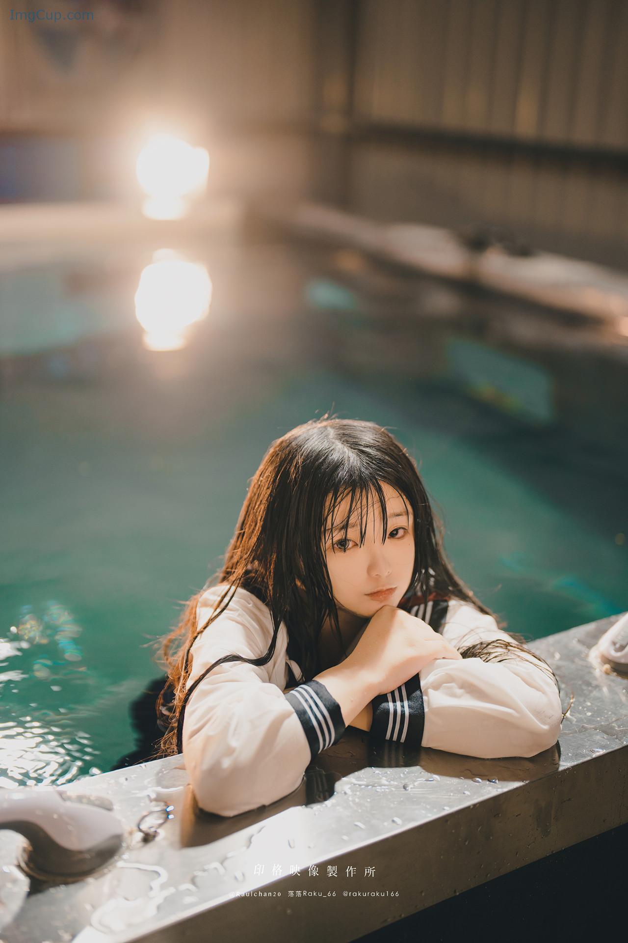 COS06A033_45.jpg COS06A033 45