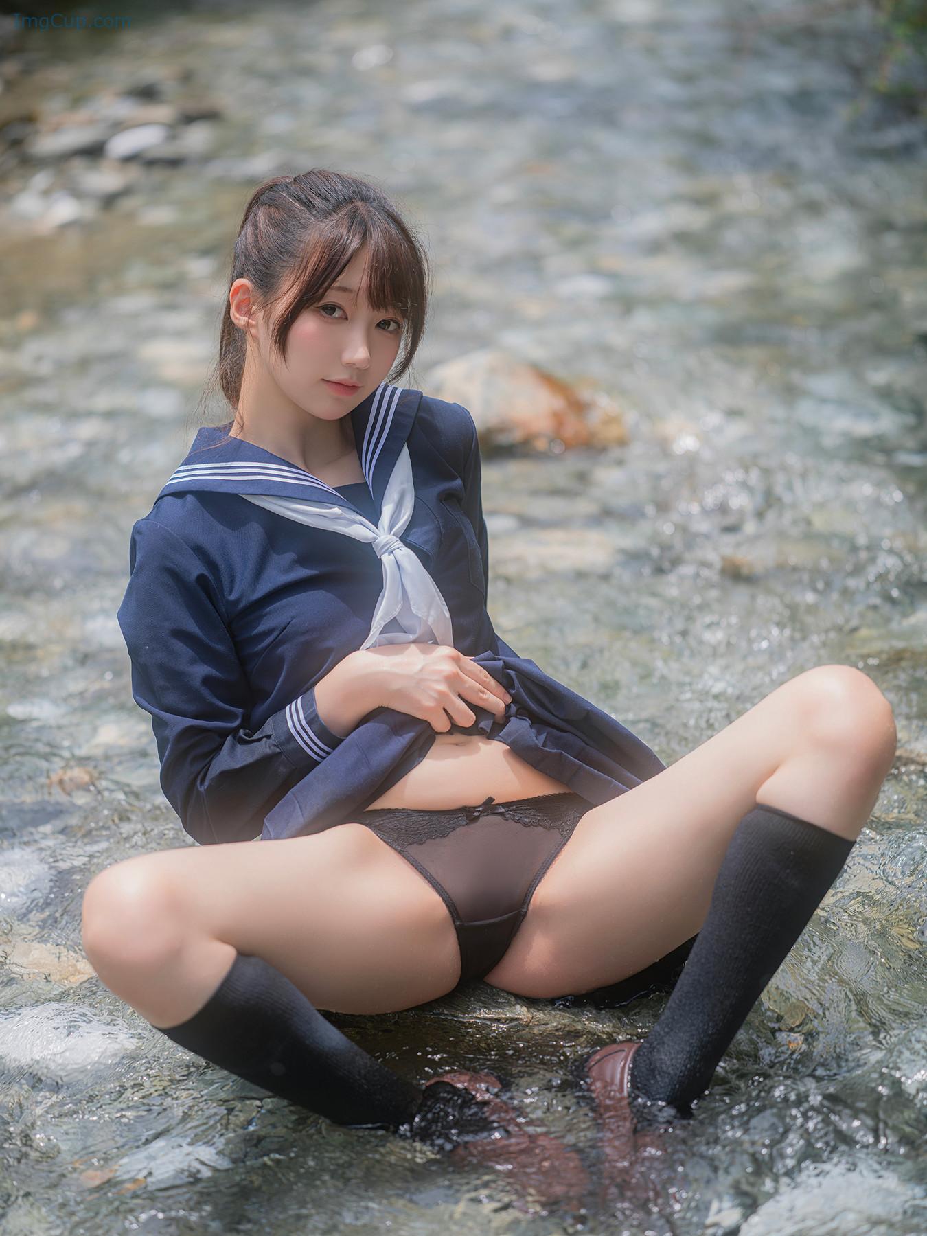 COS06A052_13.jpg COS06A052 13