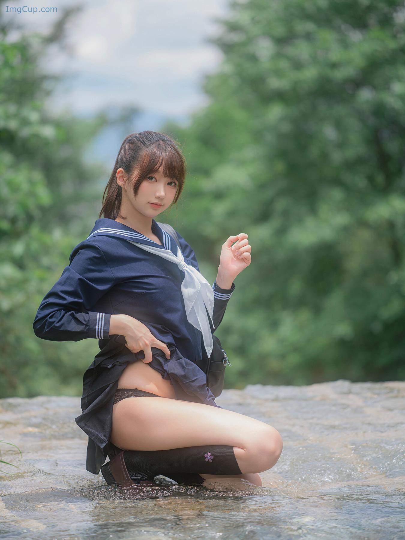 COS06A052_18.jpg COS06A052 18