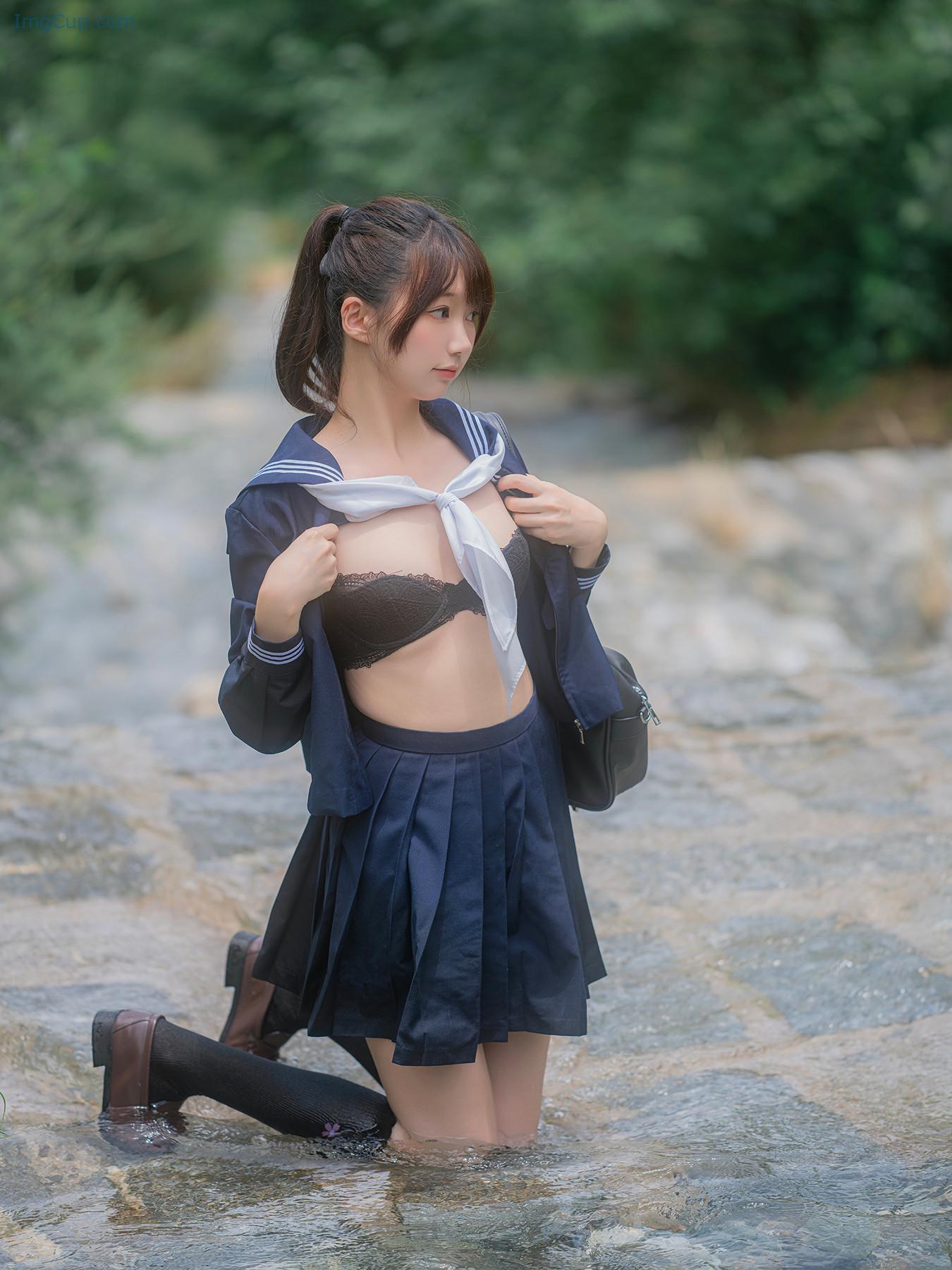 COS06A052_23.jpg COS06A052 23