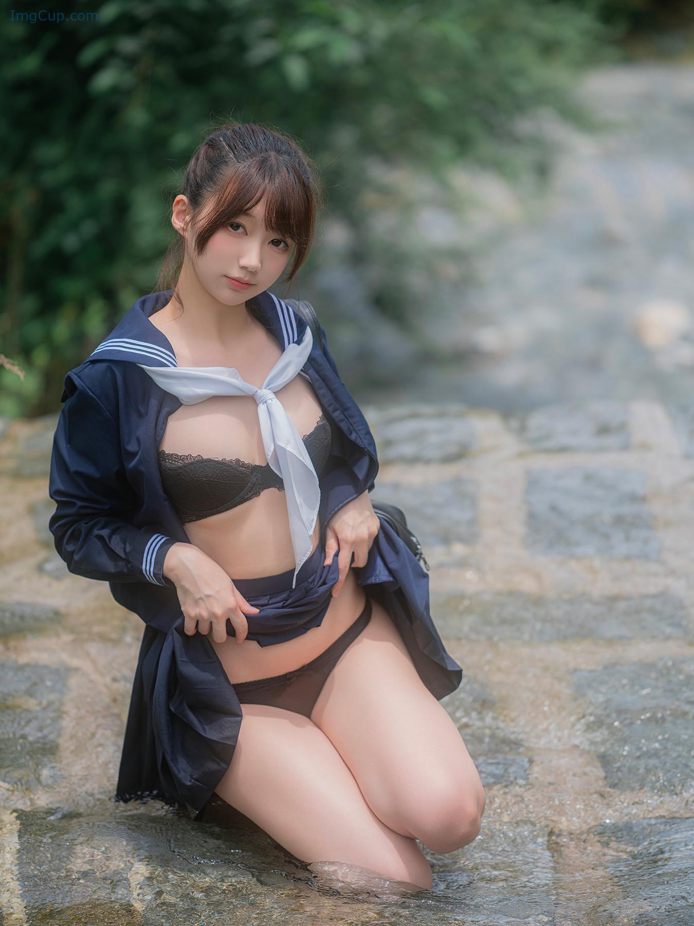 COS06A052_24.jpg COS06A052 24