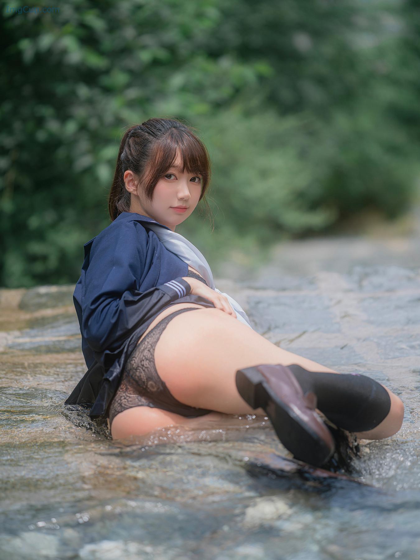 COS06A052_34.jpg COS06A052 34