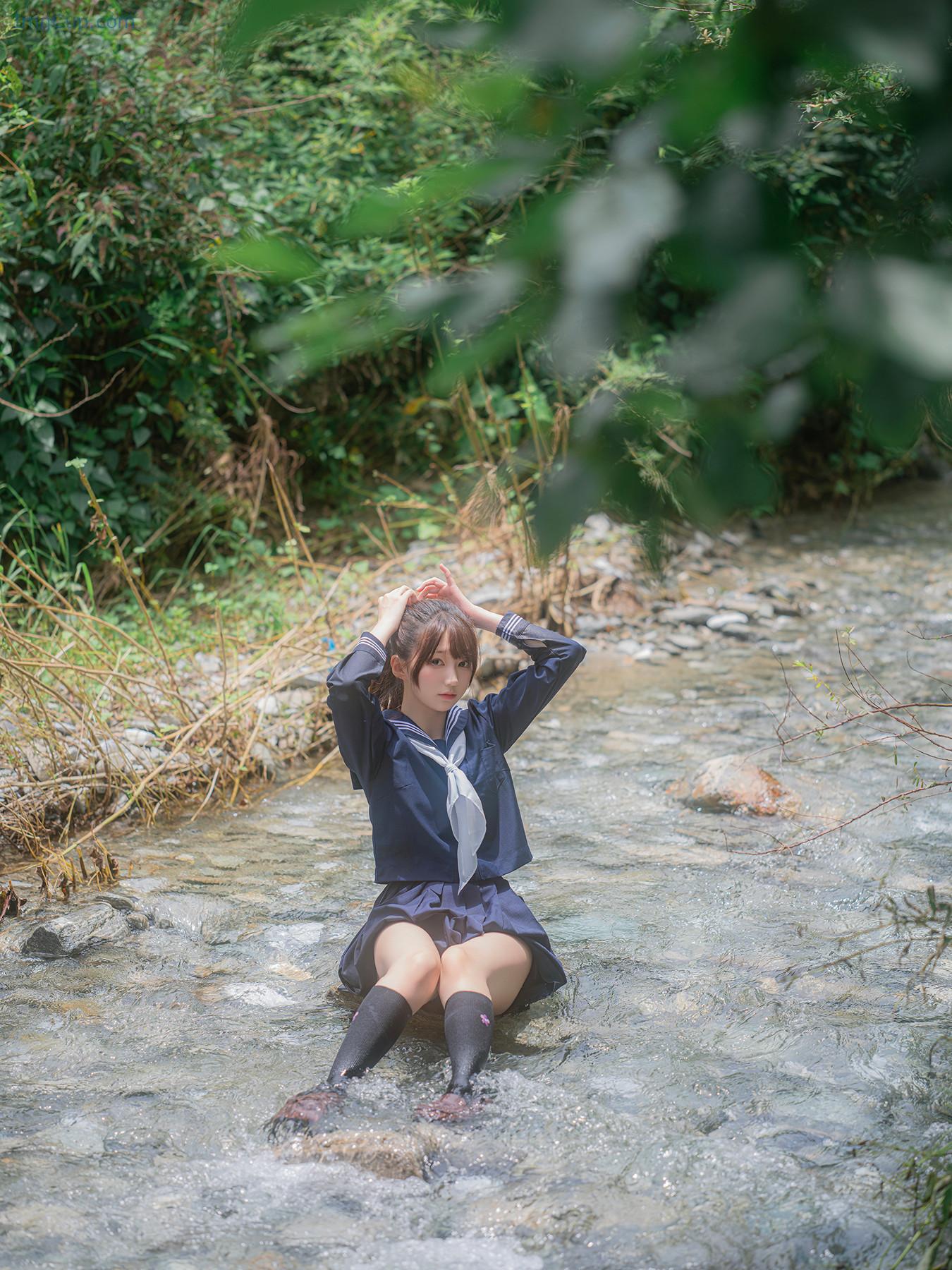 COS06A052_9.jpg COS06A052 9