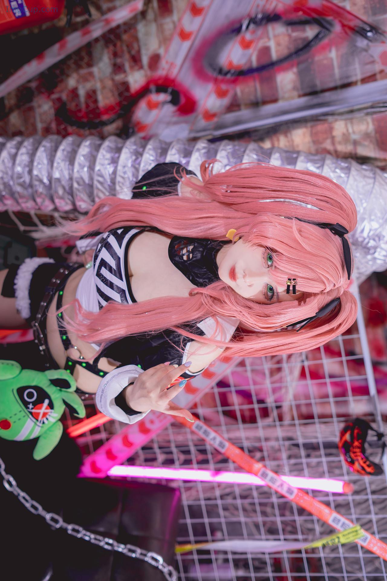 COS06A081_7.jpg COS06A081 7