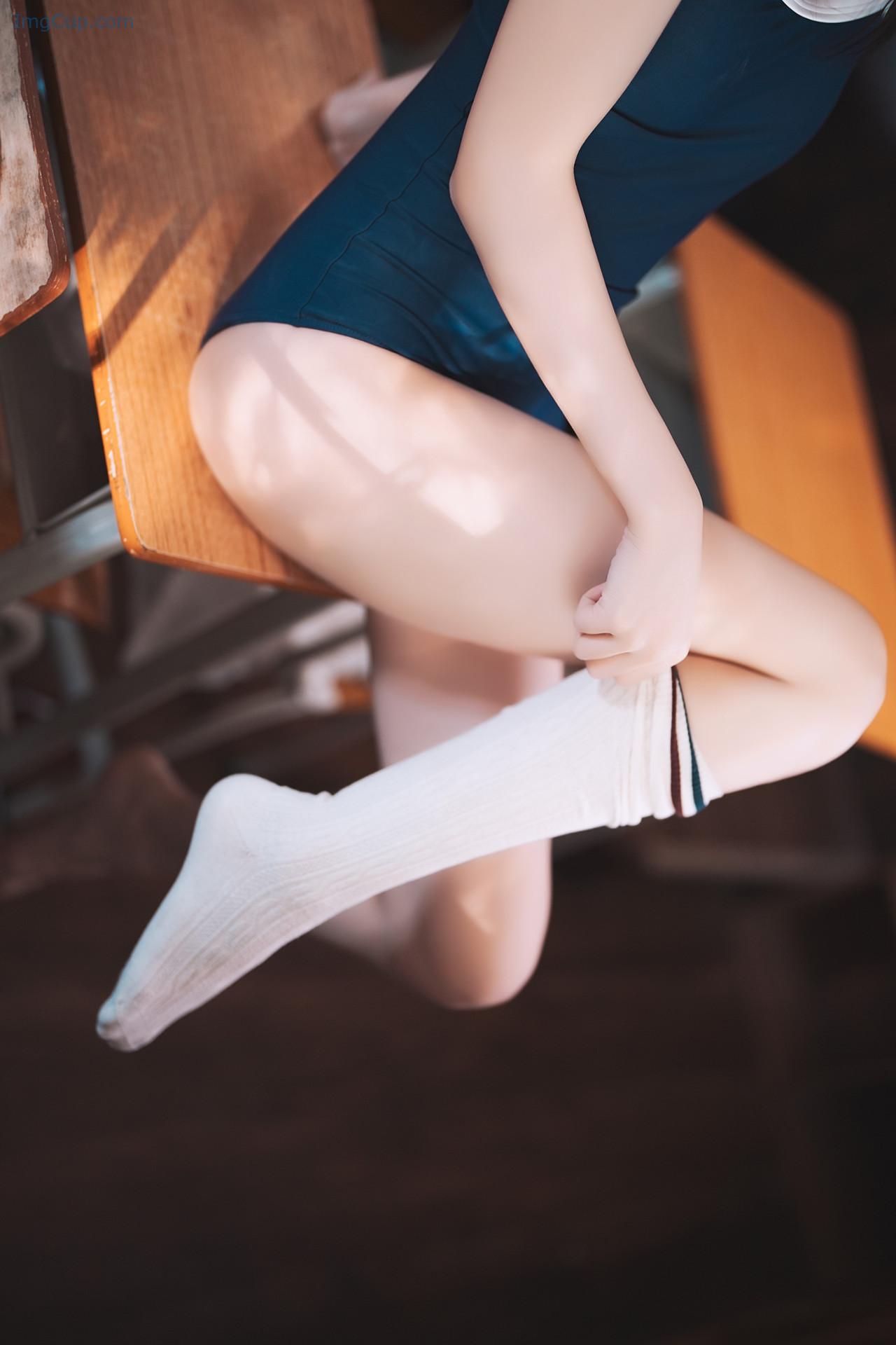 COS06C008_19.jpg COS06C008 19