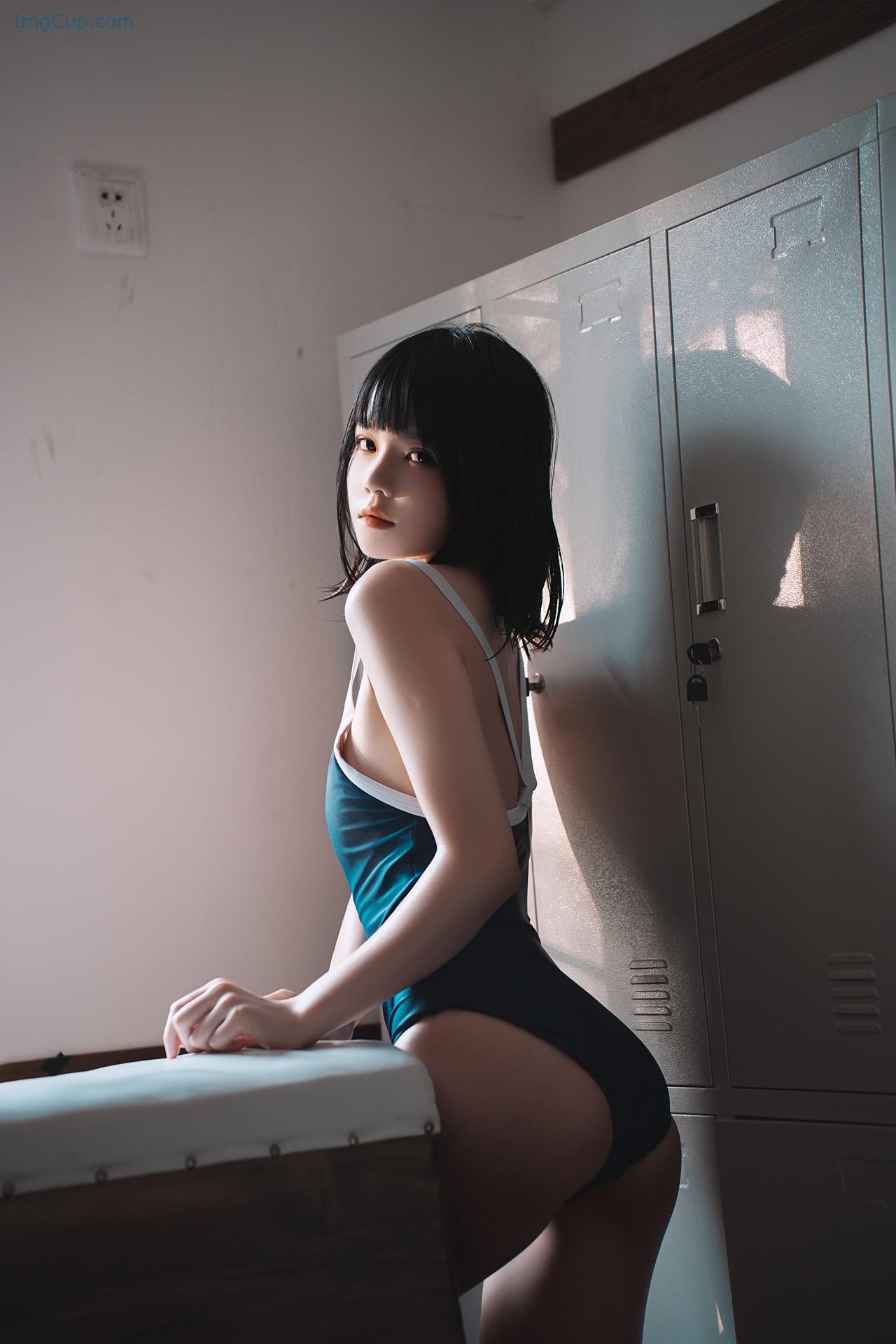 COS06C008_39.jpg COS06C008 39