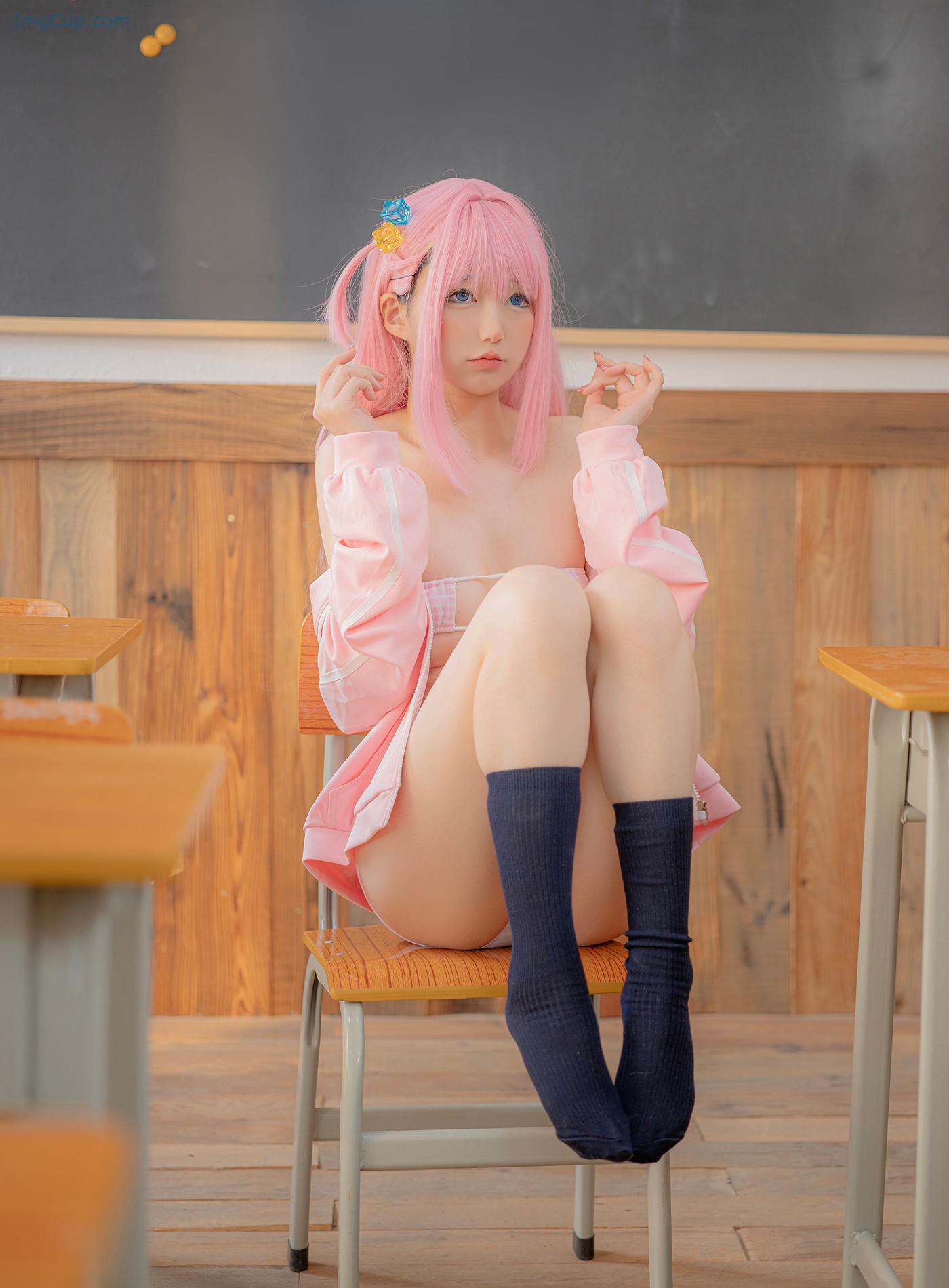 COS07A074_24.jpg COS07A074 24