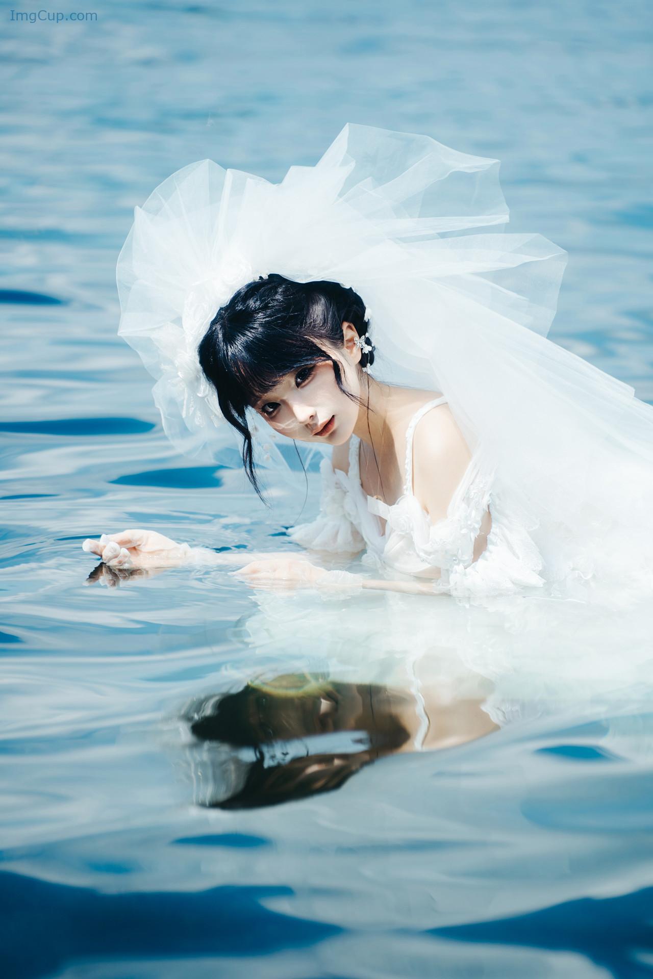 COS07A077_14.jpg COS07A077 14