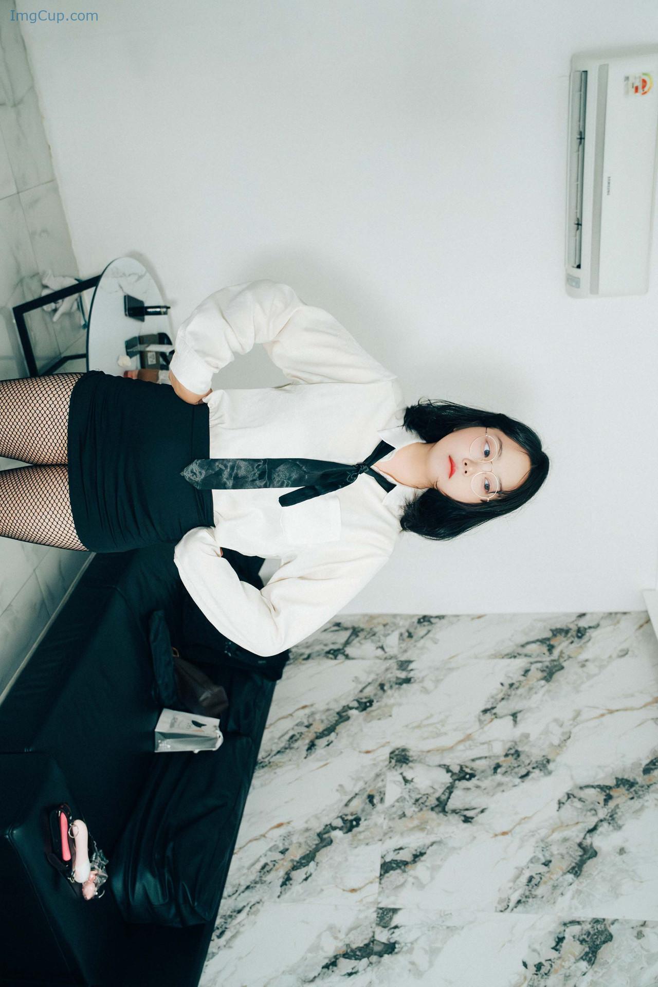 RAMISGIRL1_1.jpg RAMISGIRL1 1