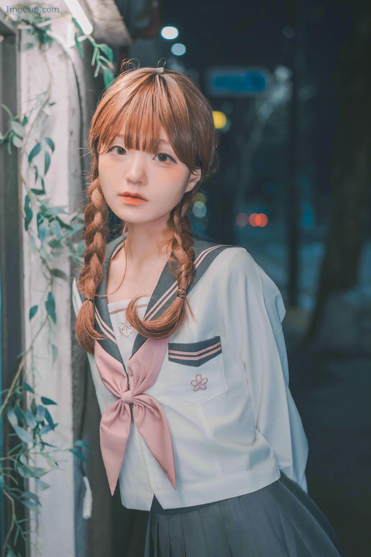 JENNYKURA1_2.jpg JENNYKURA1 2