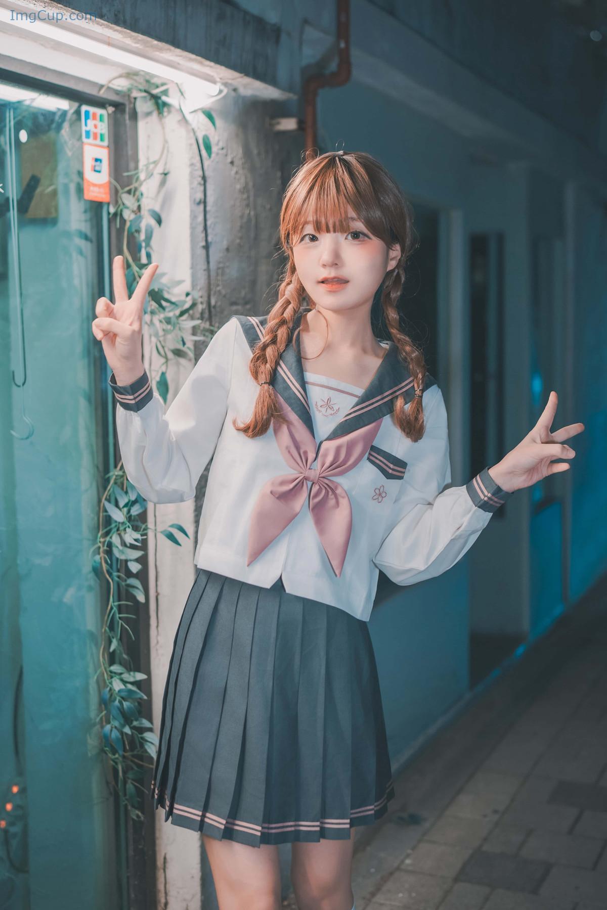 JENNYKURA1_5.jpg JENNYKURA1 5