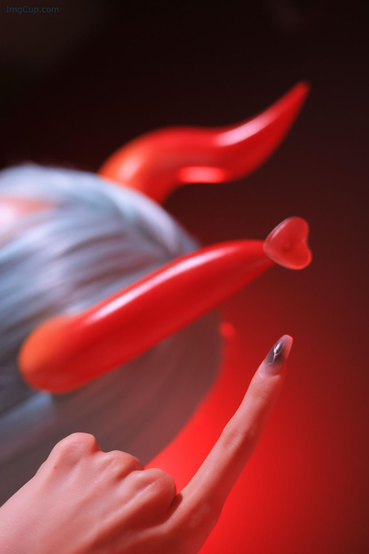 REDDONGE03_49.jpg REDDONGE03 49