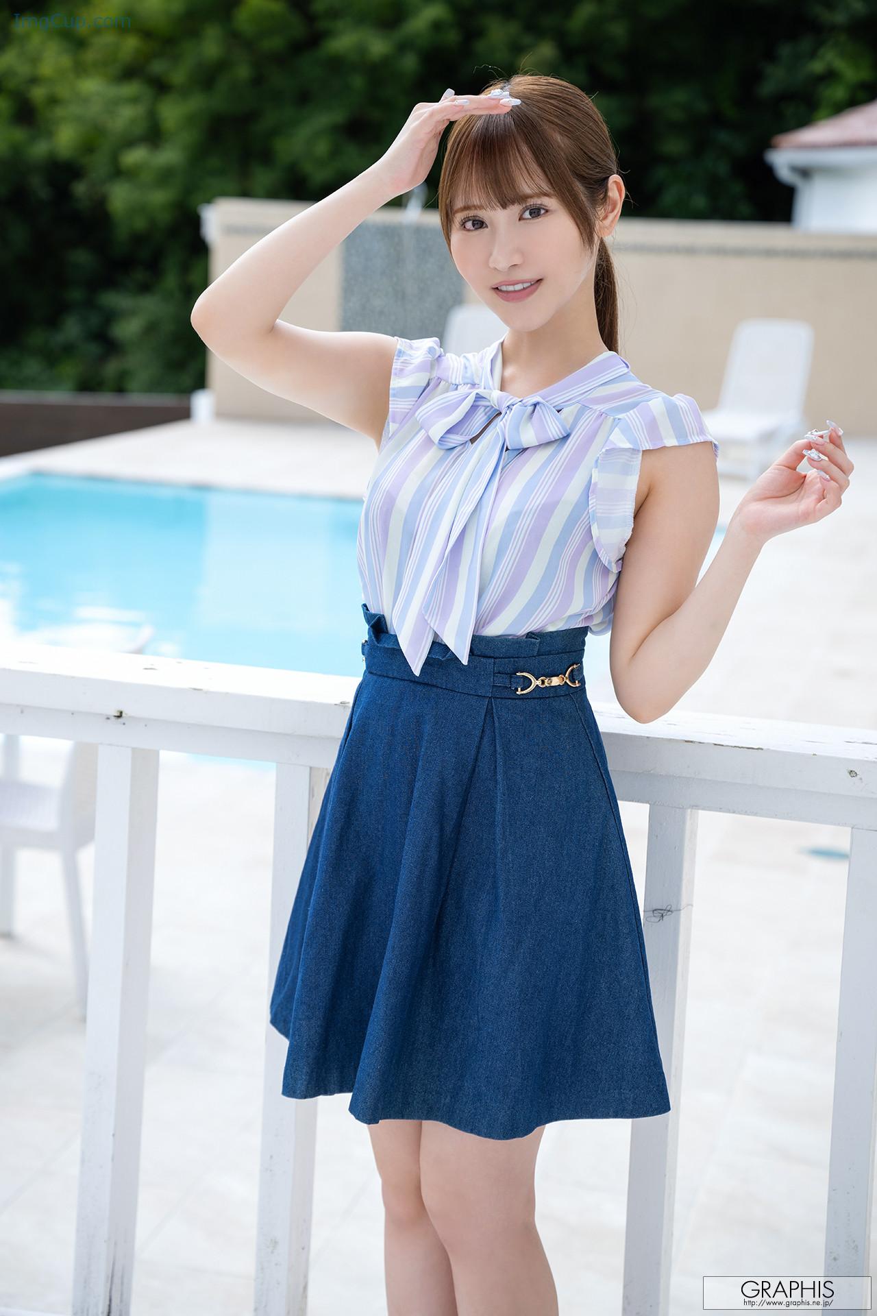 SWEATRIKA1_2.jpg SWEATRIKA1 2