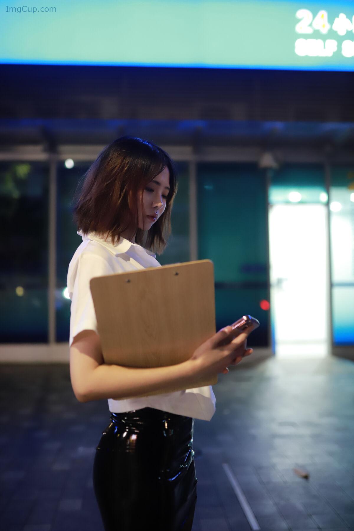 1762758108_332_Coser@上杉绘梨落-–-被人跟踪-Part01-51P.jpg 1762758108 332 Coser@上杉绘梨落 – 被人跟踪 Part01 51P