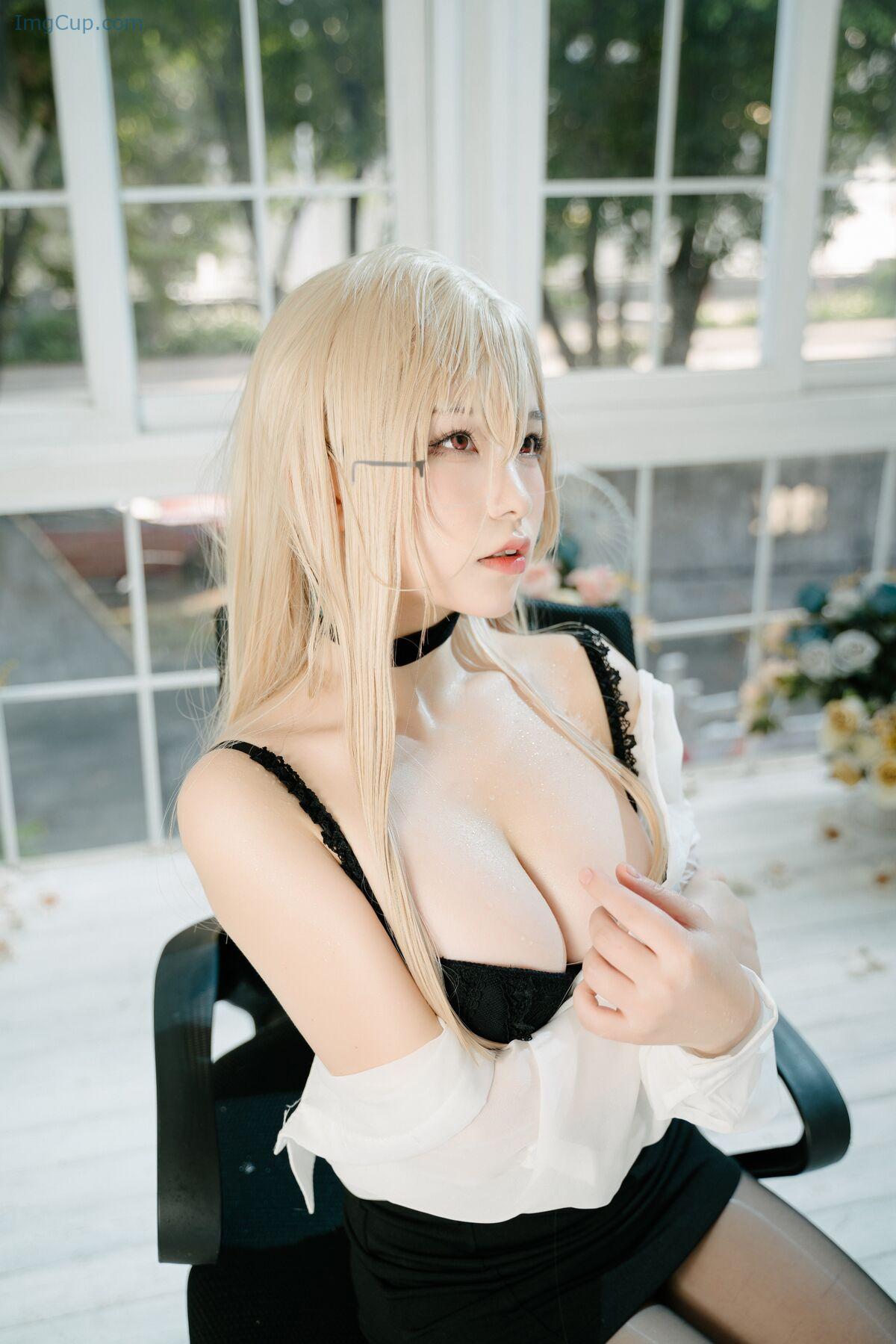 1762776196_827_Coser@七七娜娜子-–-怨仇办公室-40P-–-1V.jpg 1762776196 827 Coser@七七娜娜子 – 怨仇办公室 40P – 1V