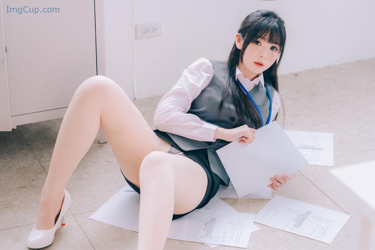 1762866512_615_Coser@霜月shimo-–-霜月的秘密辦公室-Shimo-Secret-Office-Part02-63P.jpg 1762866512 615 Coser@霜月shimo – 霜月的秘密辦公室 Shimo Secret Office Part02 63P