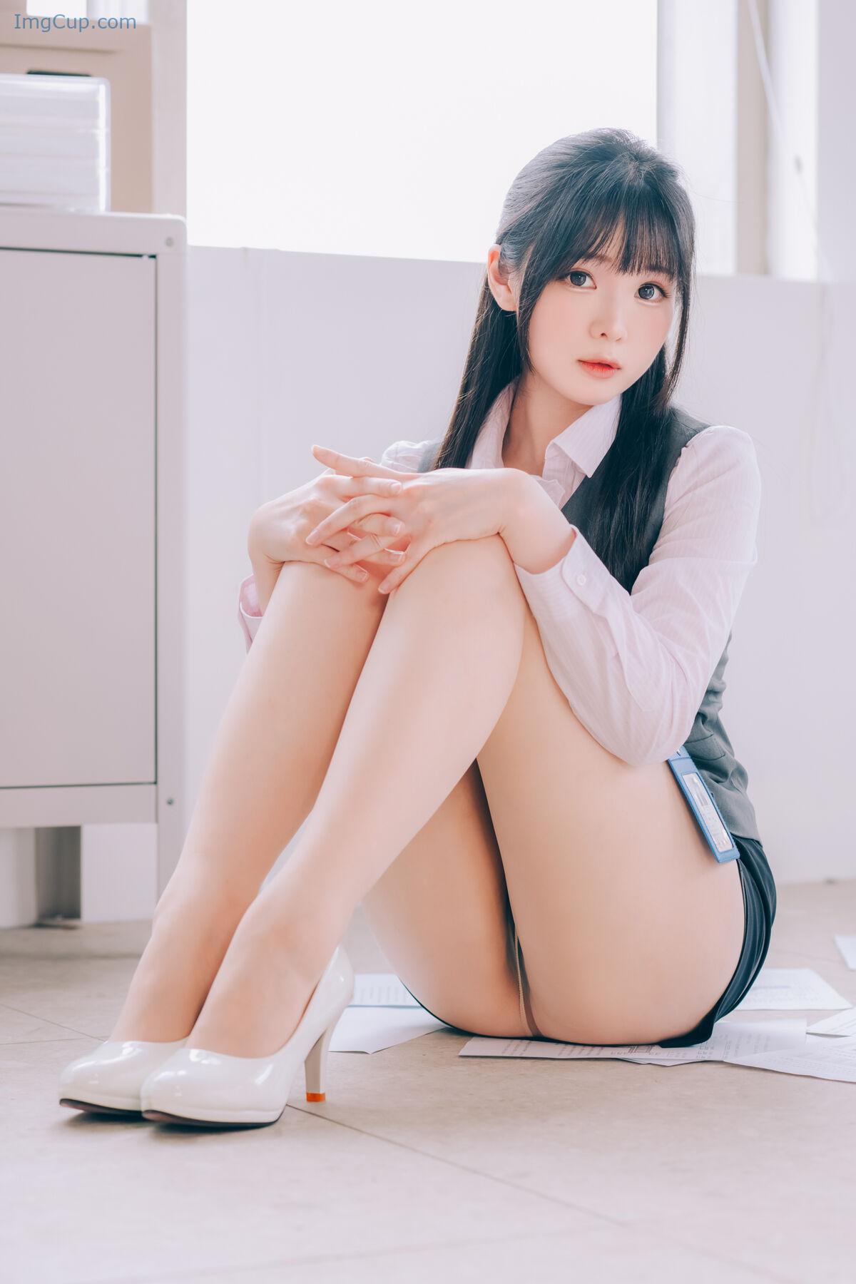 1762866523_713_Coser@霜月shimo-–-霜月的秘密辦公室-Shimo-Secret-Office-Part02-63P.jpg 1762866523 713 Coser@霜月shimo – 霜月的秘密辦公室 Shimo Secret Office Part02 63P