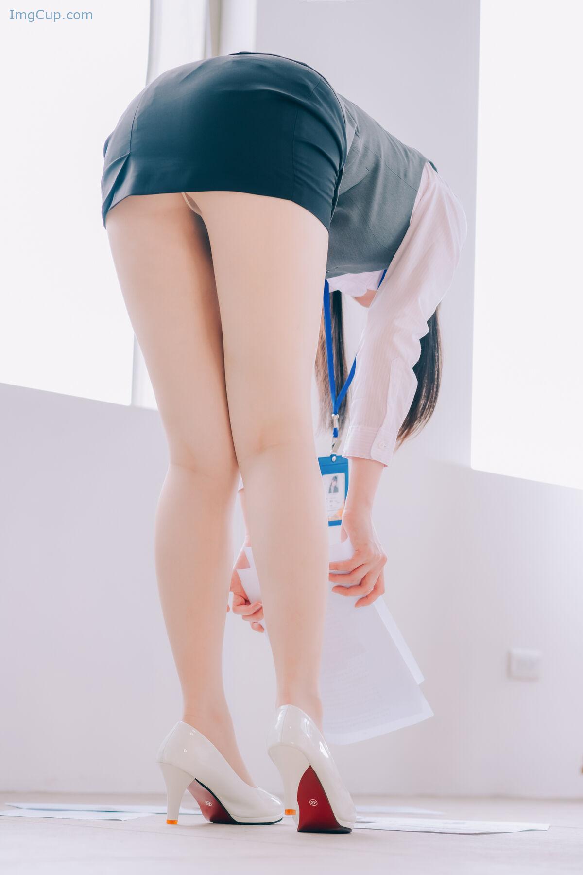 1762866528_223_Coser@霜月shimo-–-霜月的秘密辦公室-Shimo-Secret-Office-Part02-63P.jpg 1762866528 223 Coser@霜月shimo – 霜月的秘密辦公室 Shimo Secret Office Part02 63P