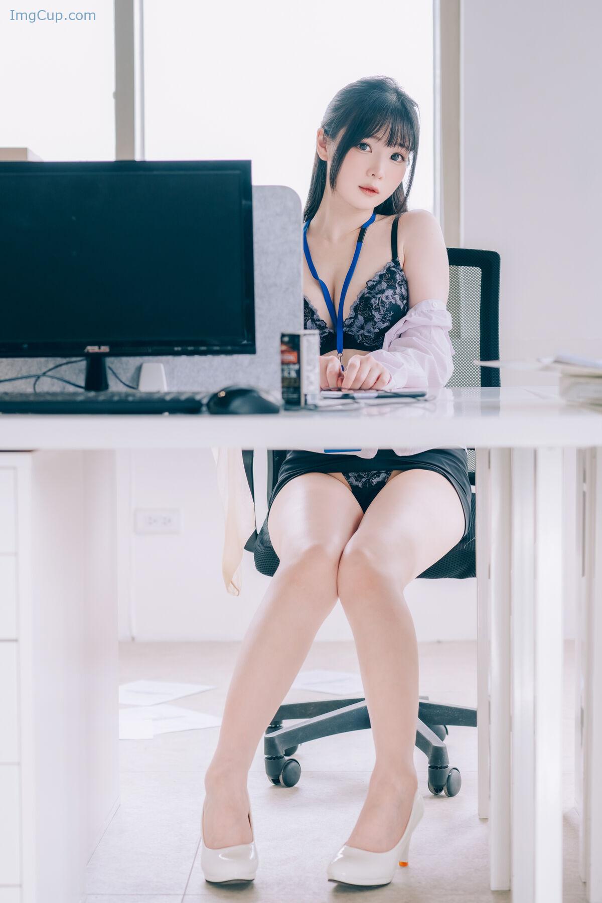 1762866601_243_Coser@霜月shimo-–-霜月的秘密辦公室-Shimo-Secret-Office-Part02-63P.jpg 1762866601 243 Coser@霜月shimo – 霜月的秘密辦公室 Shimo Secret Office Part02 63P