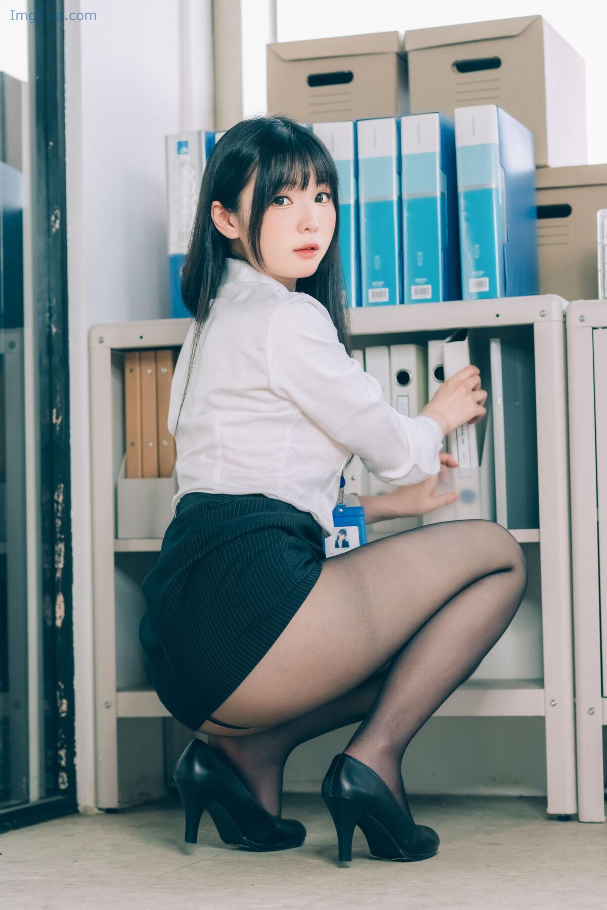 1762884592_91_Coser@霜月shimo-–-霜月的秘密辦公室-Shimo-Secret-Office-Part01-64P.jpg 1762884592 91 Coser@霜月shimo – 霜月的秘密辦公室 Shimo Secret Office Part01 64P
