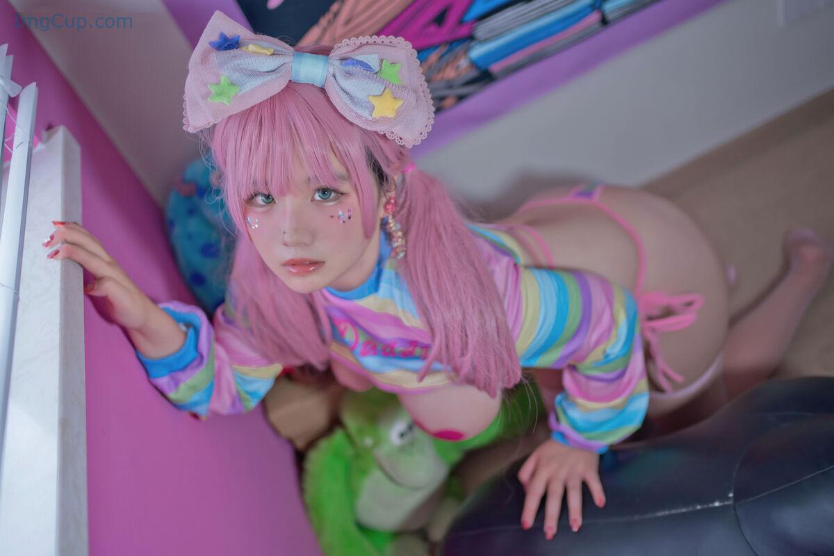 1762920805_956_Coser@阿半今天很开心-–-粉色双马尾-43P.jpg 1762920805 956 Coser@阿半今天很开心 – 粉色双马尾 43P