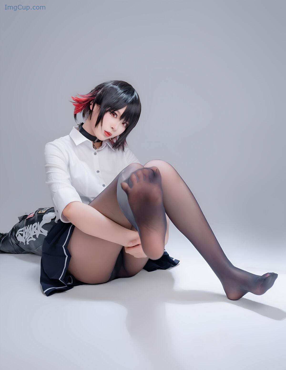 1763354352_478_Coser@轩萧学姐-–-鲨鱼妹JK-Part02-51P.jpg 1763354352 478 Coser@轩萧学姐 – 鲨鱼妹JK Part02 51P