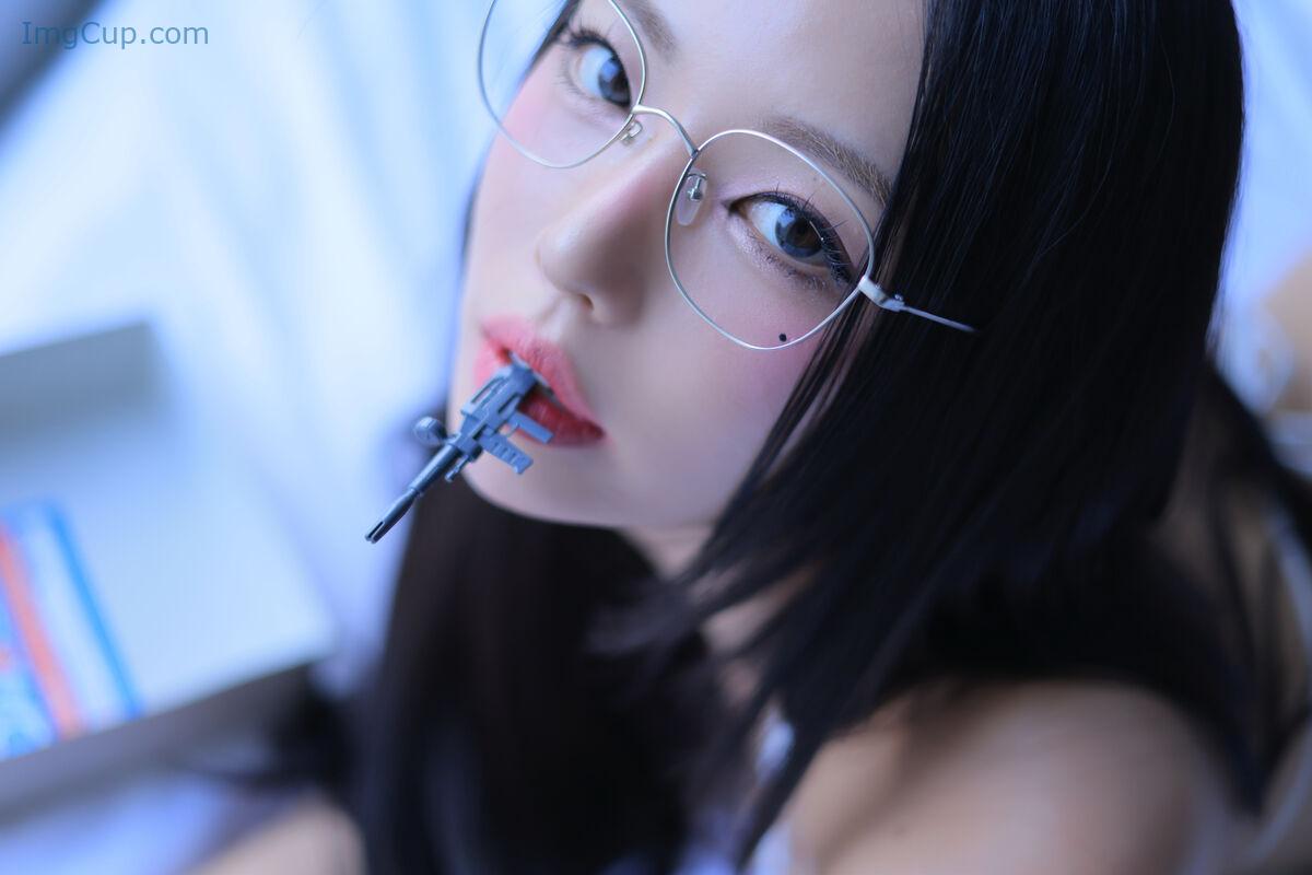 1763393913_195_Dongeuran-동그란-–-Toy-Part01-59P.jpg 1763393913 195 Dongeuran 동그란 – Toy Part01 59P