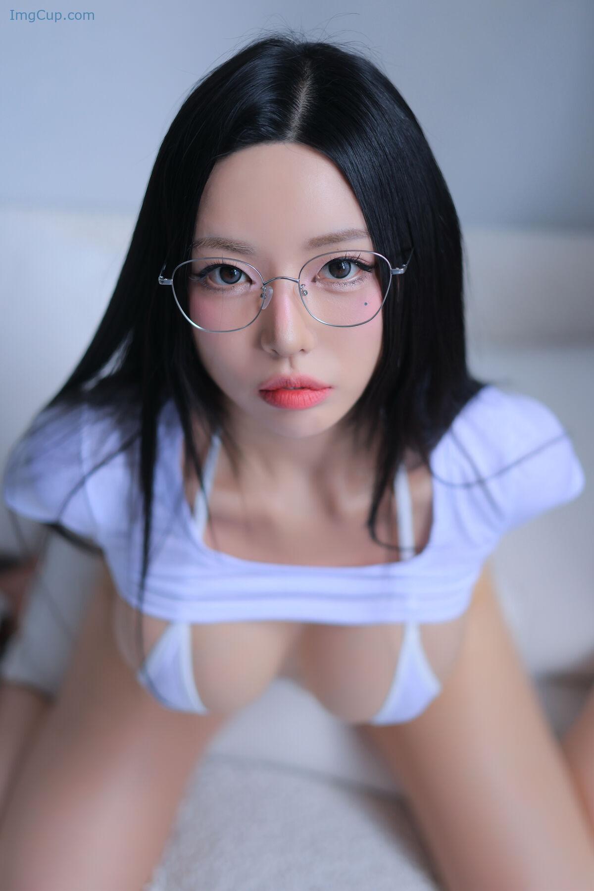 1763393925_327_Dongeuran-동그란-–-Toy-Part01-59P.jpg 1763393925 327 Dongeuran 동그란 – Toy Part01 59P