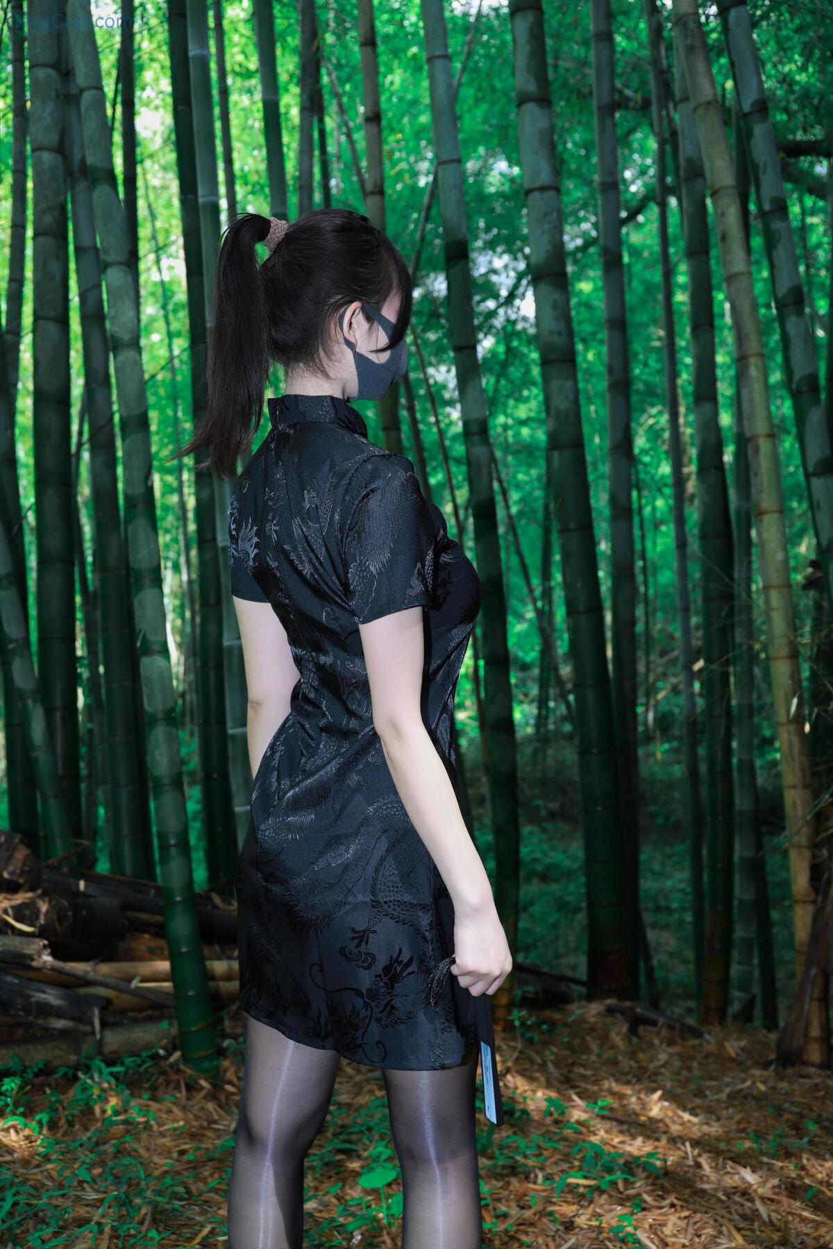 1763524772_897_Li-Jia-李佳-–-黑旗袍森林-57P.jpg 1763524772 897 Li Jia 李佳 – 黑旗袍森林 57P