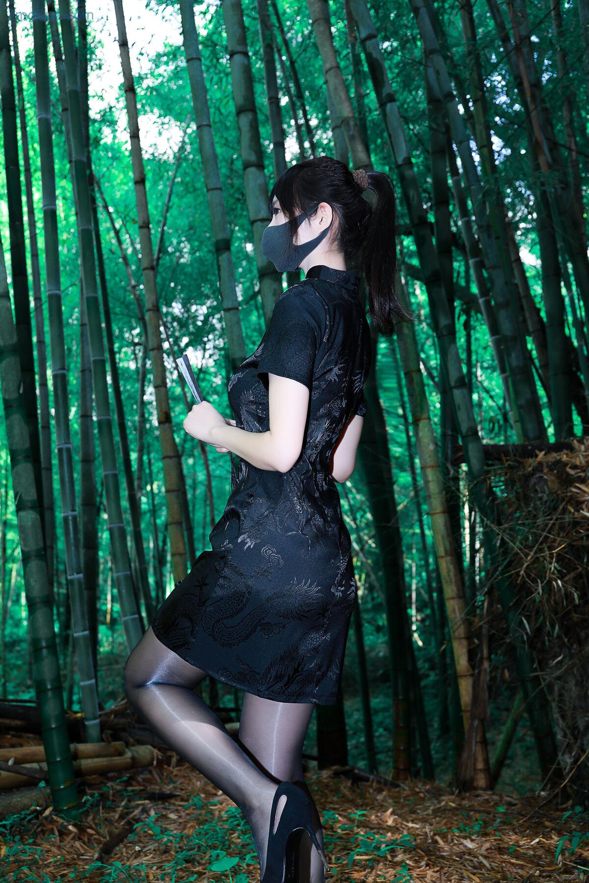 1763524775_561_Li-Jia-李佳-–-黑旗袍森林-57P.jpg 1763524775 561 Li Jia 李佳 – 黑旗袍森林 57P