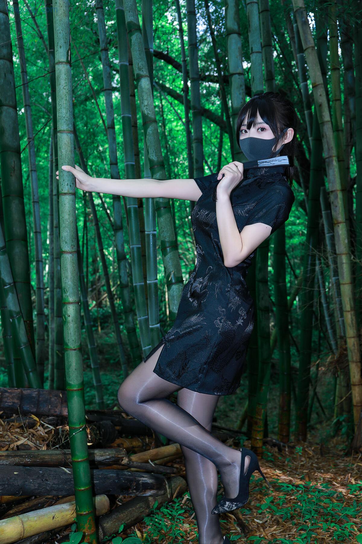 1763524776_908_Li-Jia-李佳-–-黑旗袍森林-57P.jpg 1763524776 908 Li Jia 李佳 – 黑旗袍森林 57P