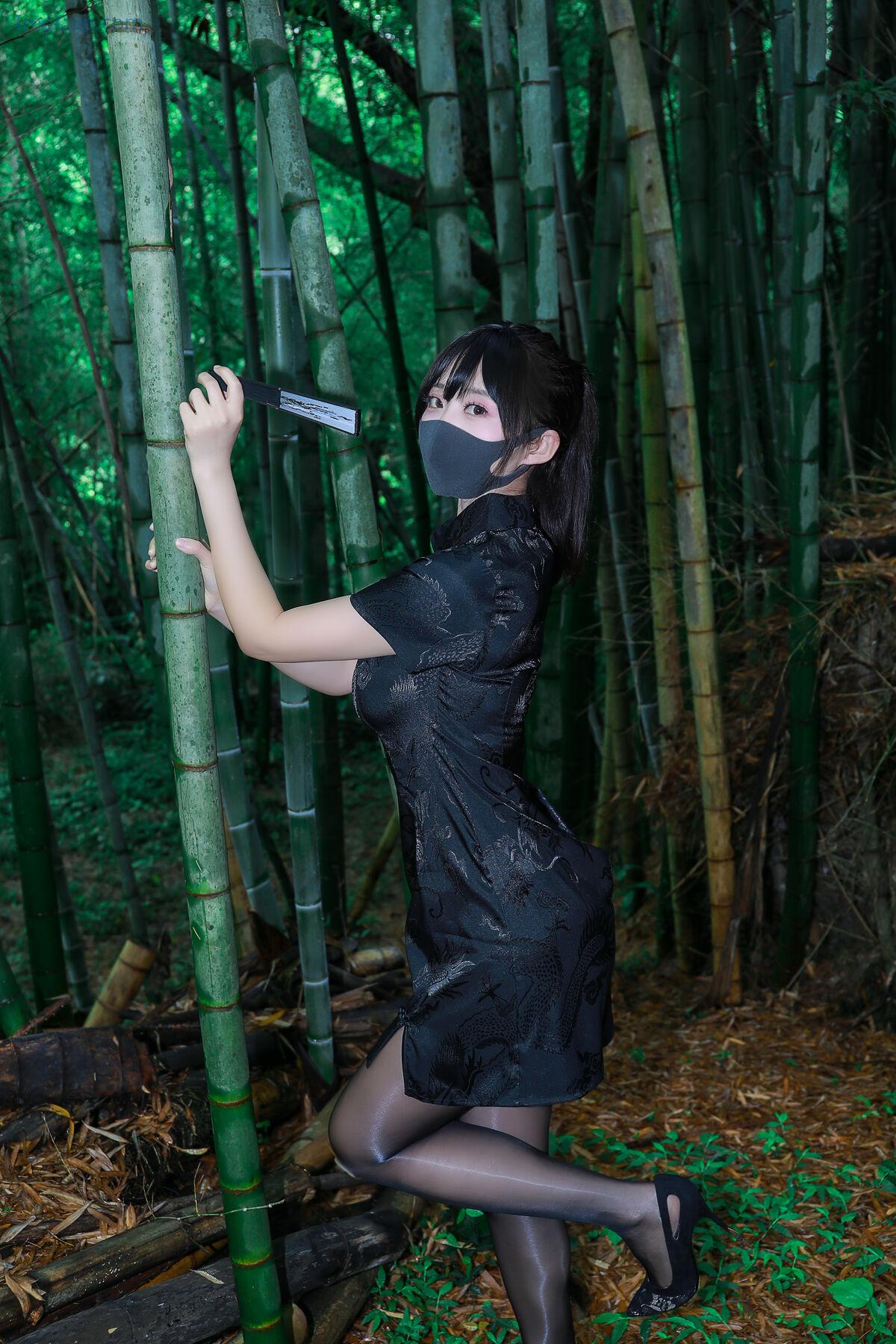 1763524778_269_Li-Jia-李佳-–-黑旗袍森林-57P.jpg 1763524778 269 Li Jia 李佳 – 黑旗袍森林 57P