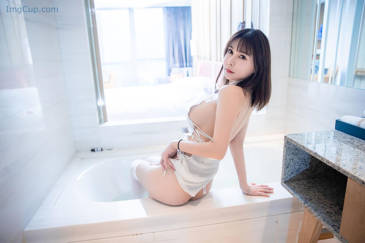 1763607295_587_Coser@亚马逊鲶鱼-–-白色旗袍-18P.jpg 1763607295 587 Coser@亚马逊鲶鱼 – 白色旗袍 18P