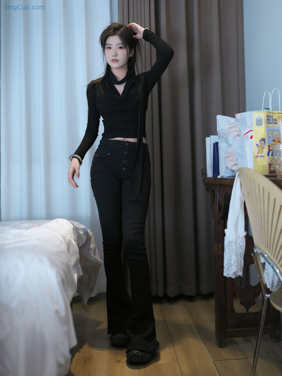 1763763066_394_希威社-Photography-–-内购珍惜无私房水印-模特合集-56P.jpg 1763763066 394 希威社 Photography – 内购珍惜无私房水印 模特合集 56P