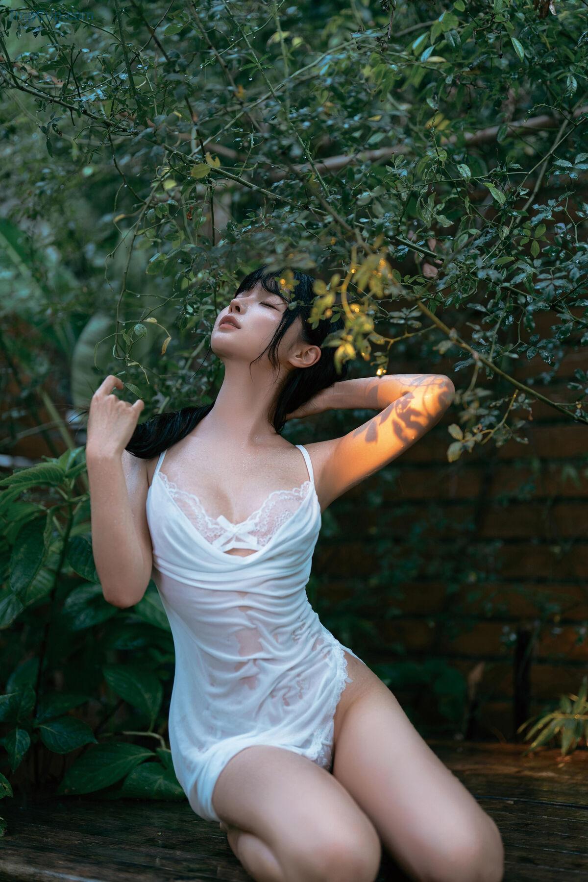 1764058880_651_Coser@蠢沫沫-chunmomo-–-雨-50P.jpg 1764058880 651 Coser@蠢沫沫 chunmomo – 雨 50P